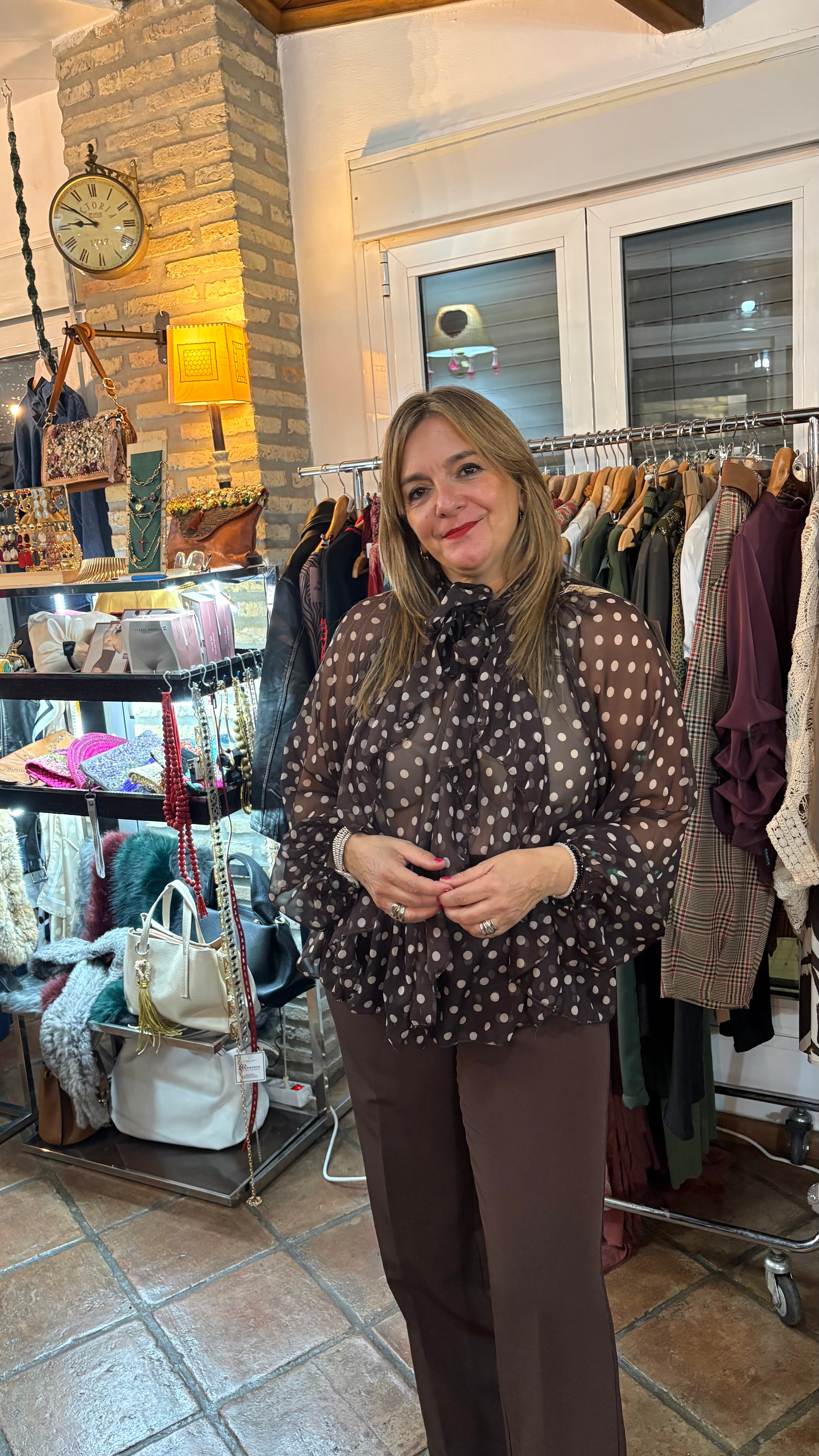 Camisa lunares semitransparente