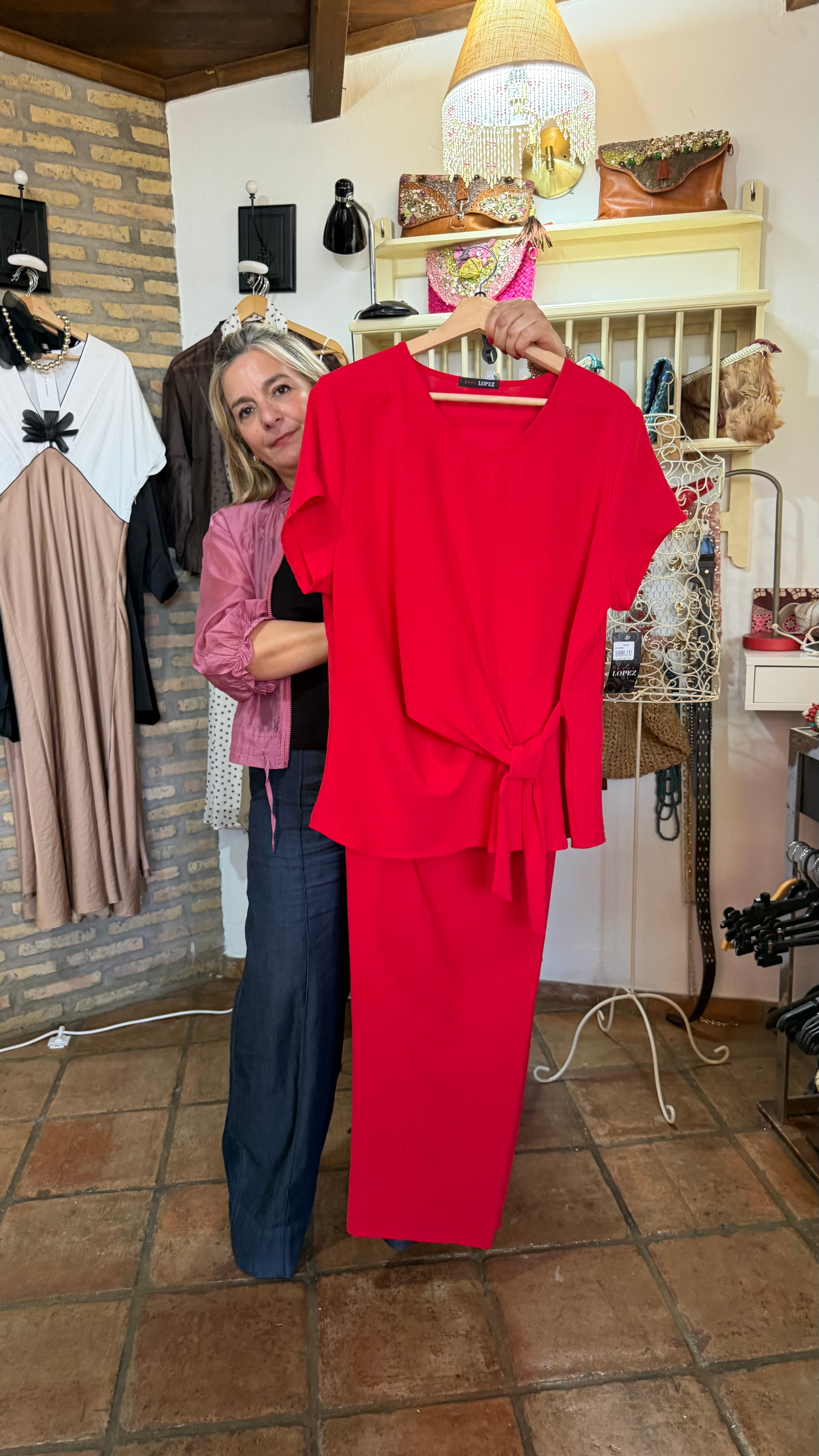 Conjunto rojo