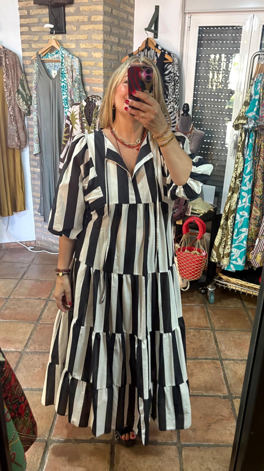 Vestido blanco y negro