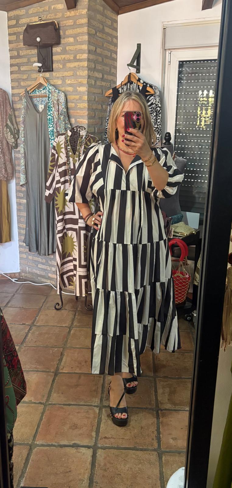 Vestido blanco y negro