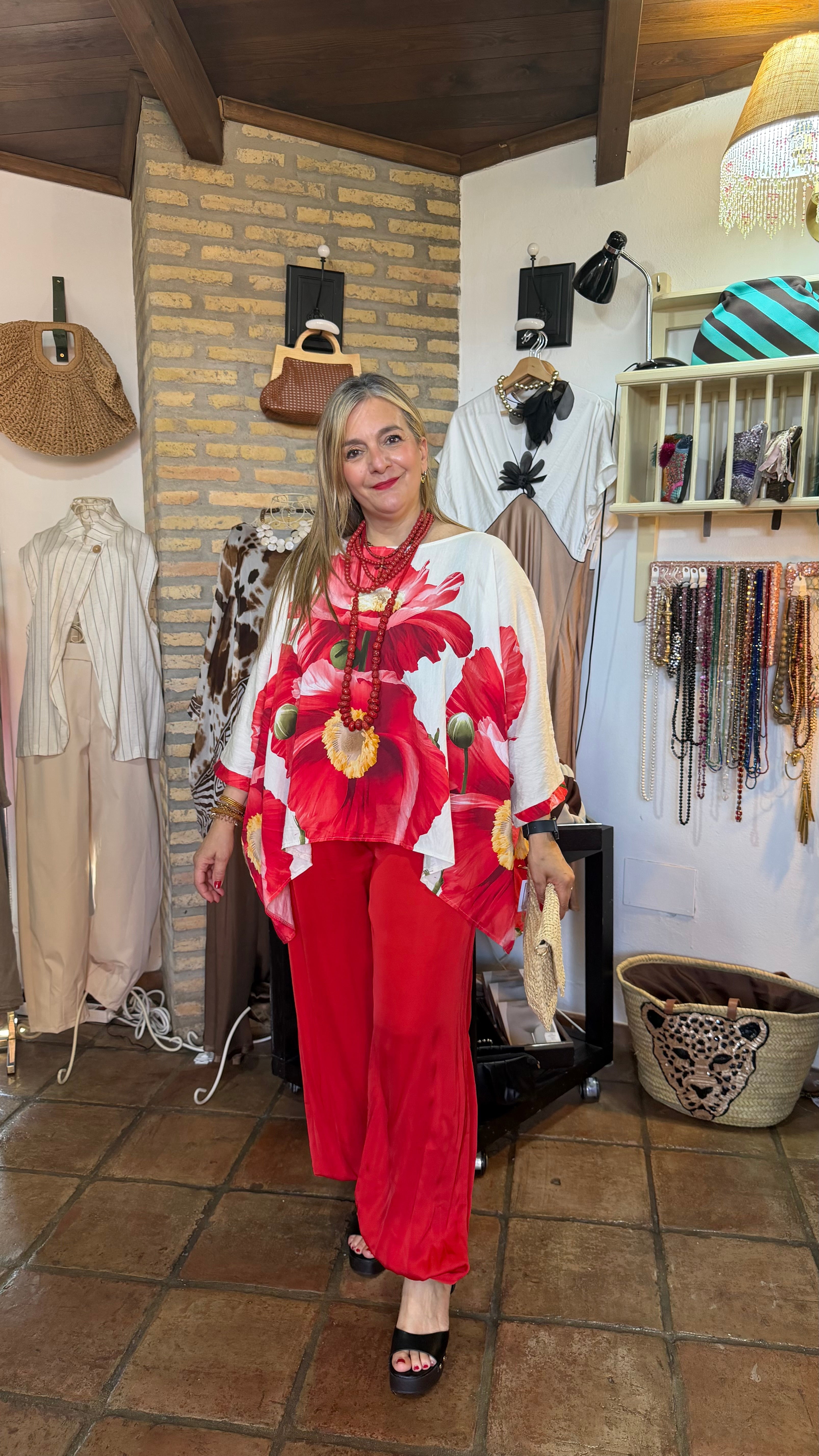 Pantalón rojo globo