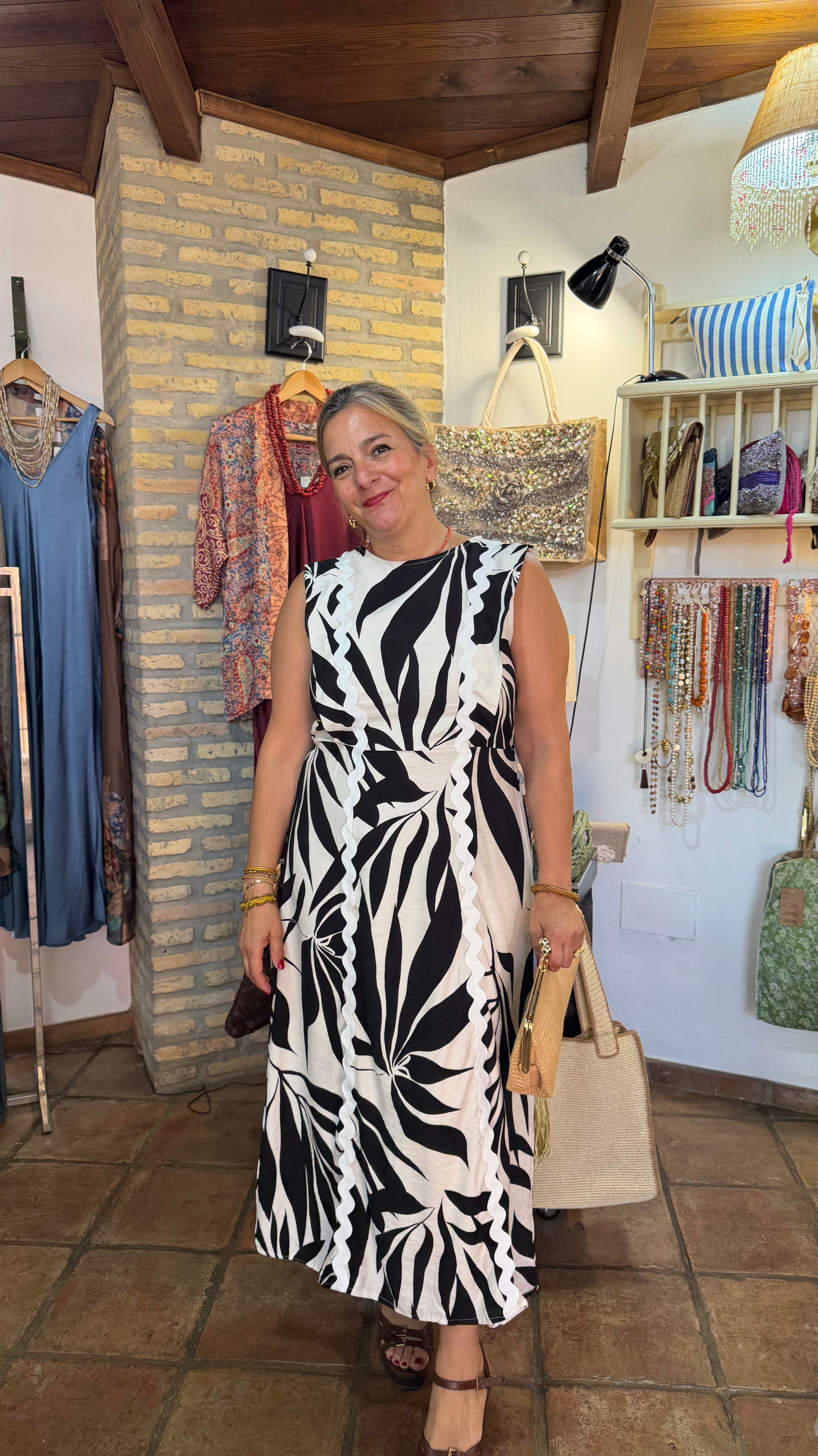 Vestido blanco y negro
