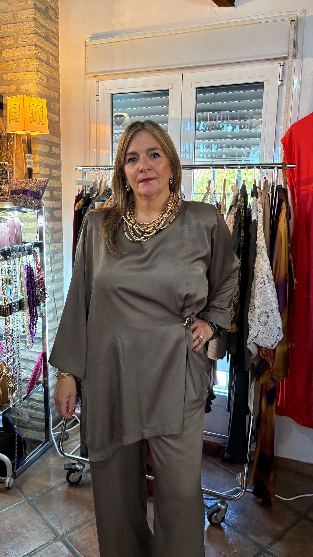 CONJUNTO PANTALON SATEN T BLUSON DETALLE