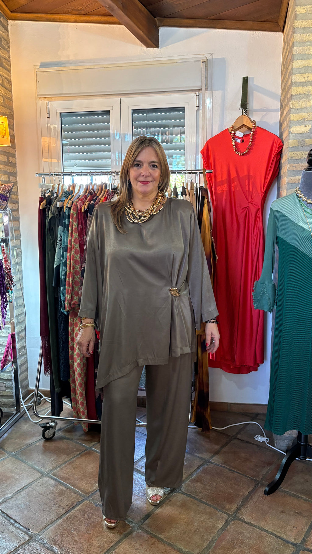 CONJUNTO PANTALON SATEN T BLUSON DETALLE