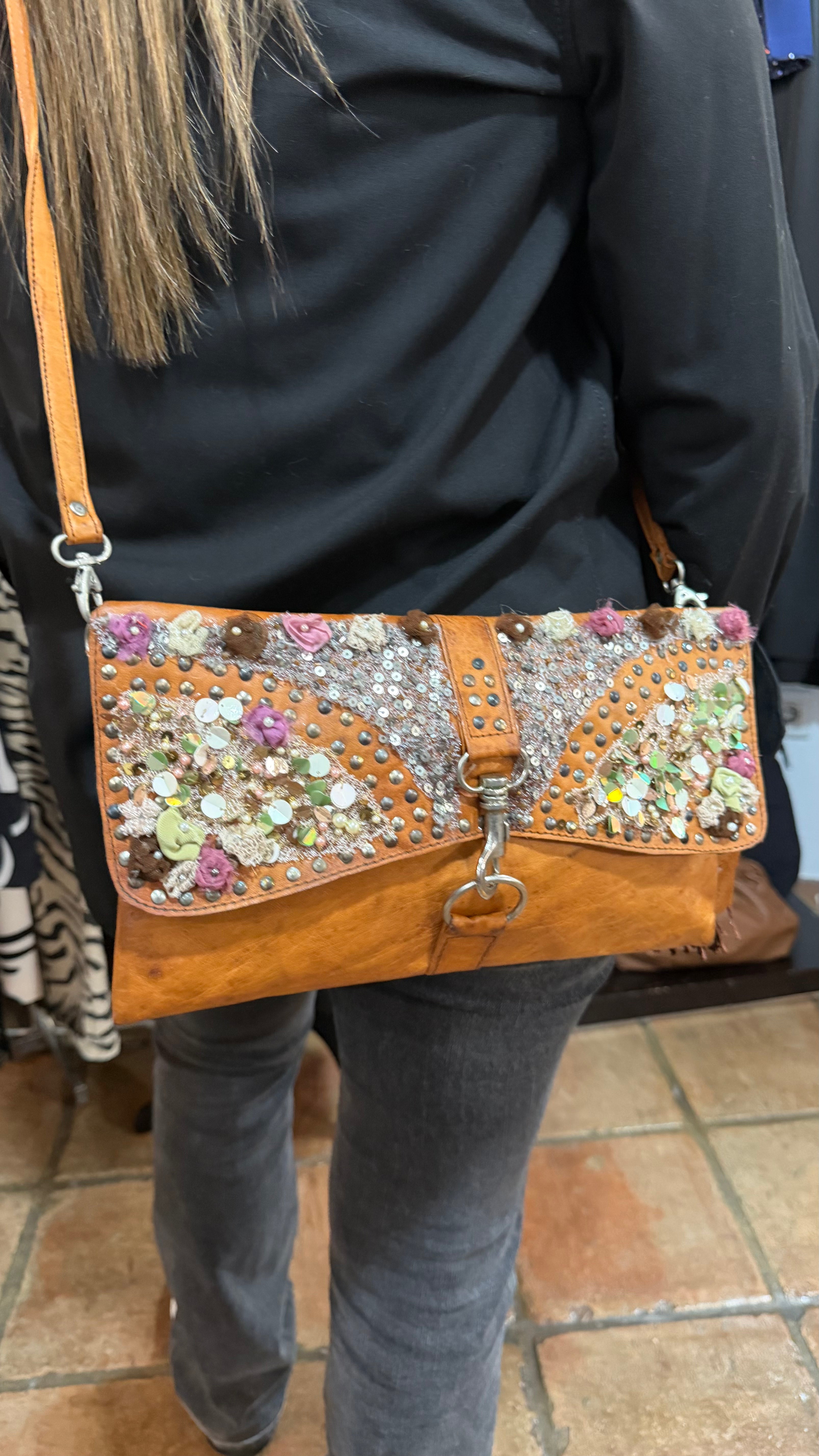 Bolso tachuelas RROMANCO