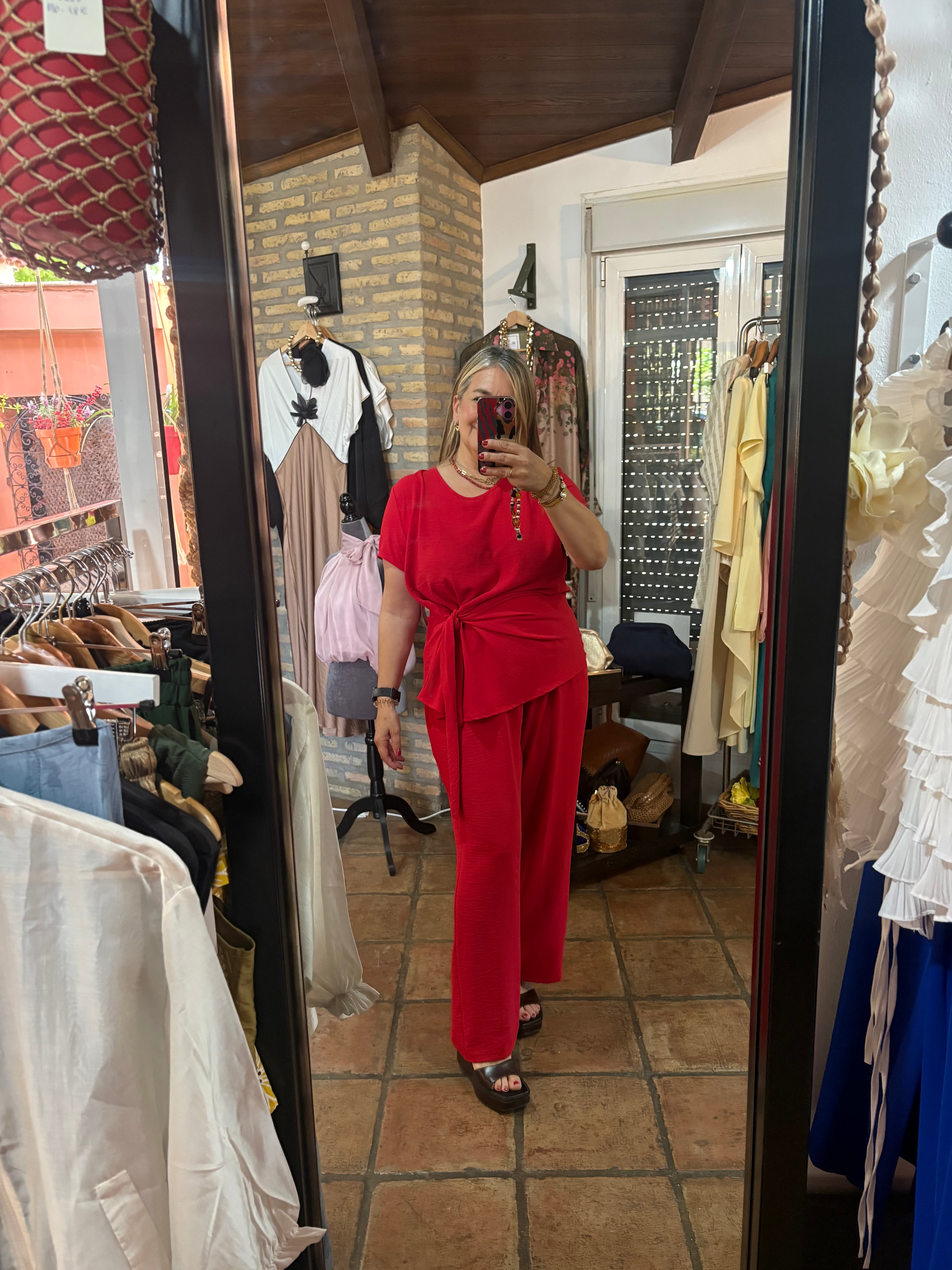 CONJUNTO ROJO RECOGIDO CINTURA