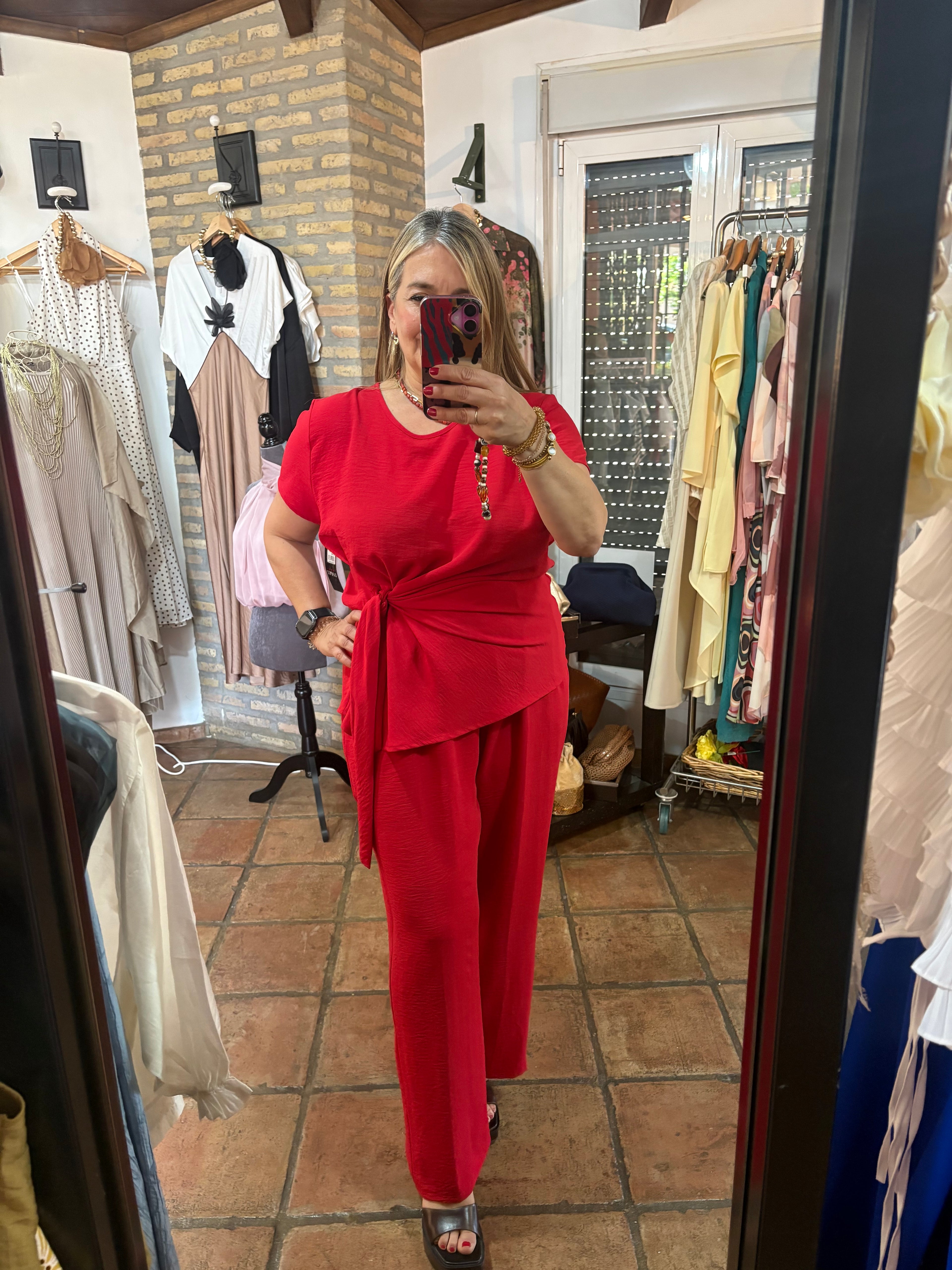 CONJUNTO ROJO RECOGIDO CINTURA