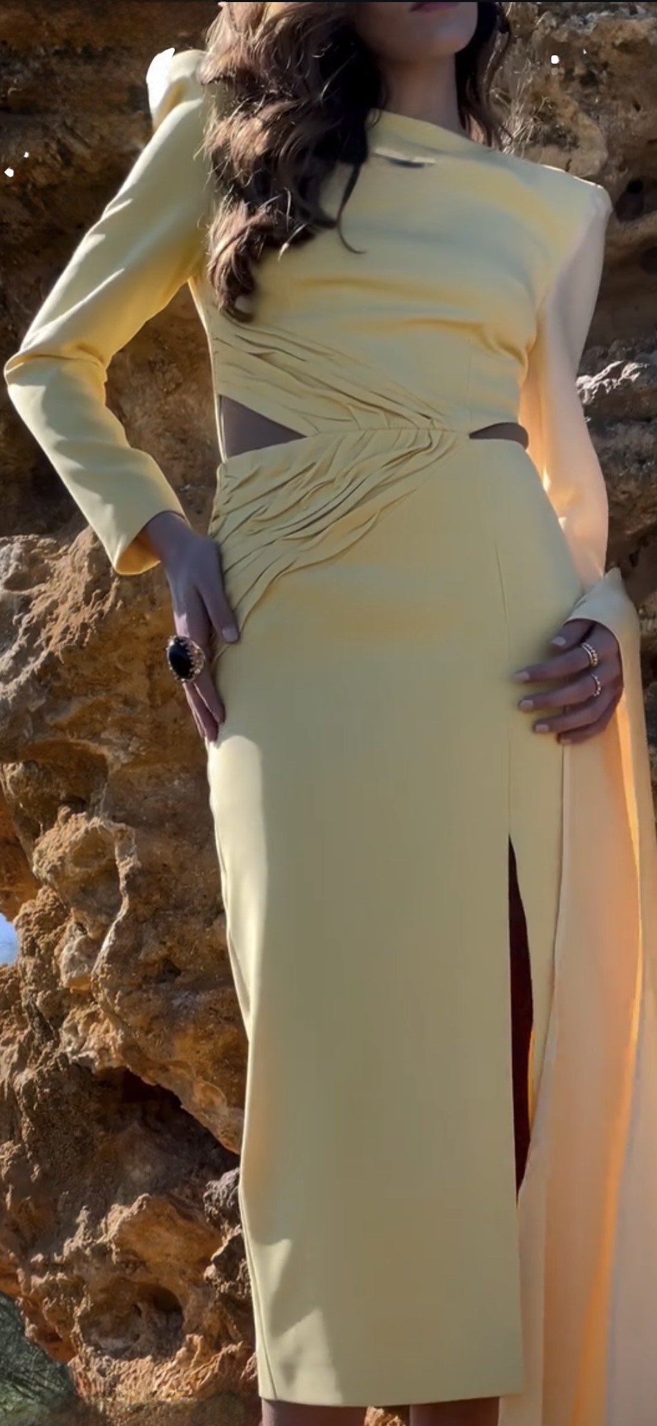 Vestido amarillo volante