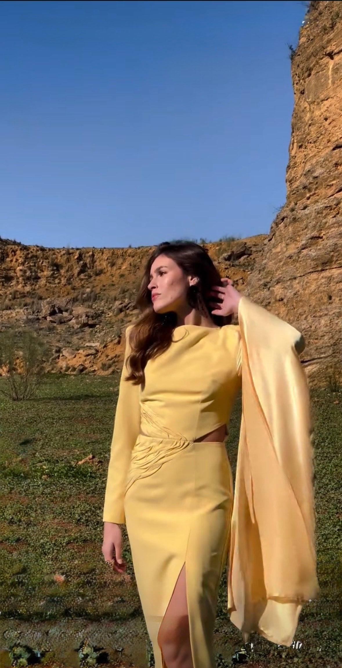 Vestido amarillo volante