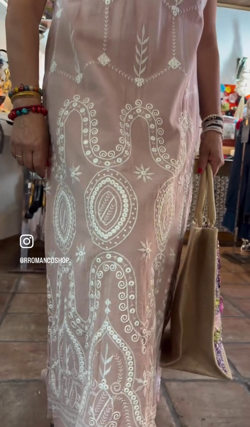 Vestido bordados espejos
