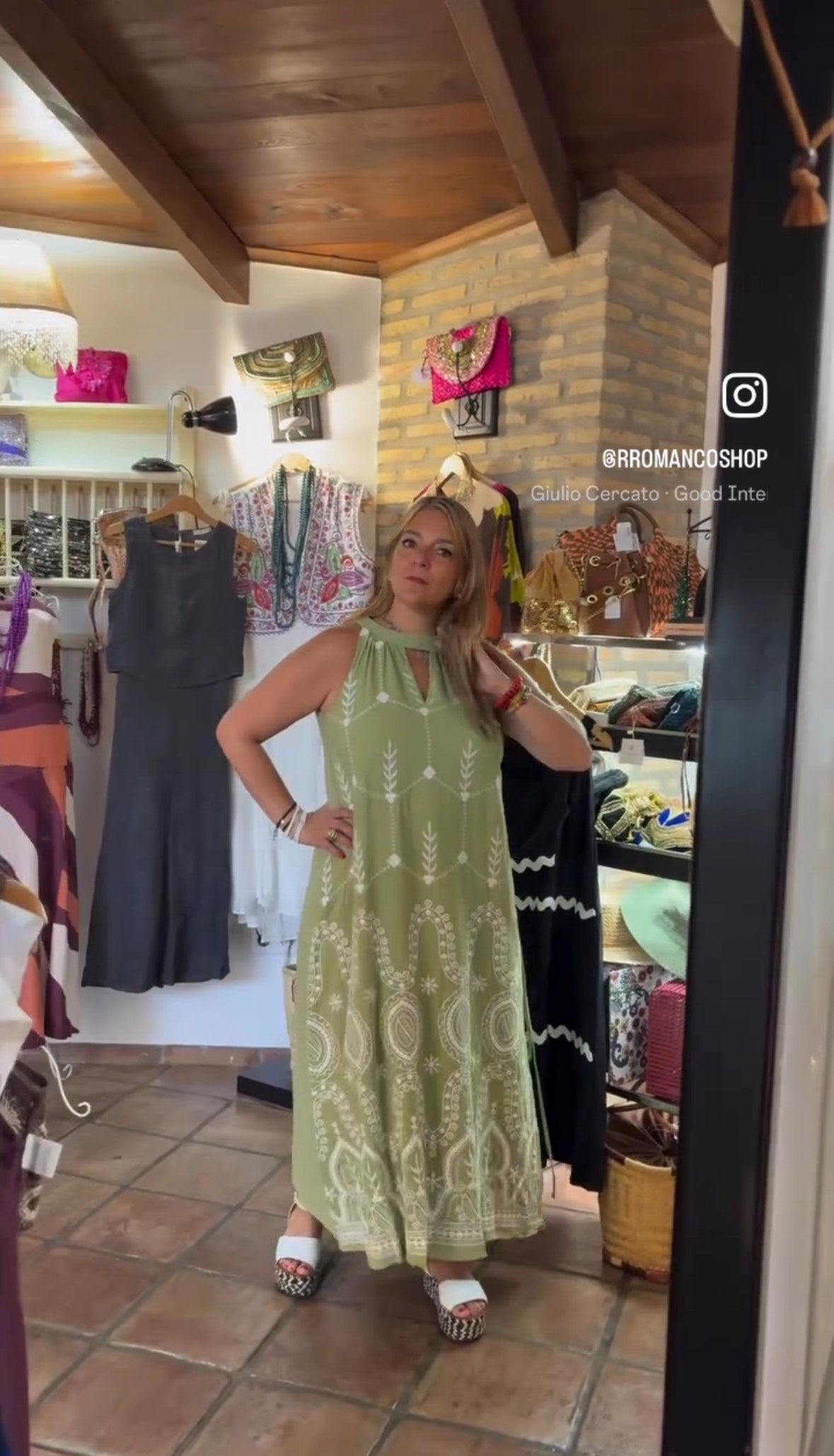 Vestido bordados espejos