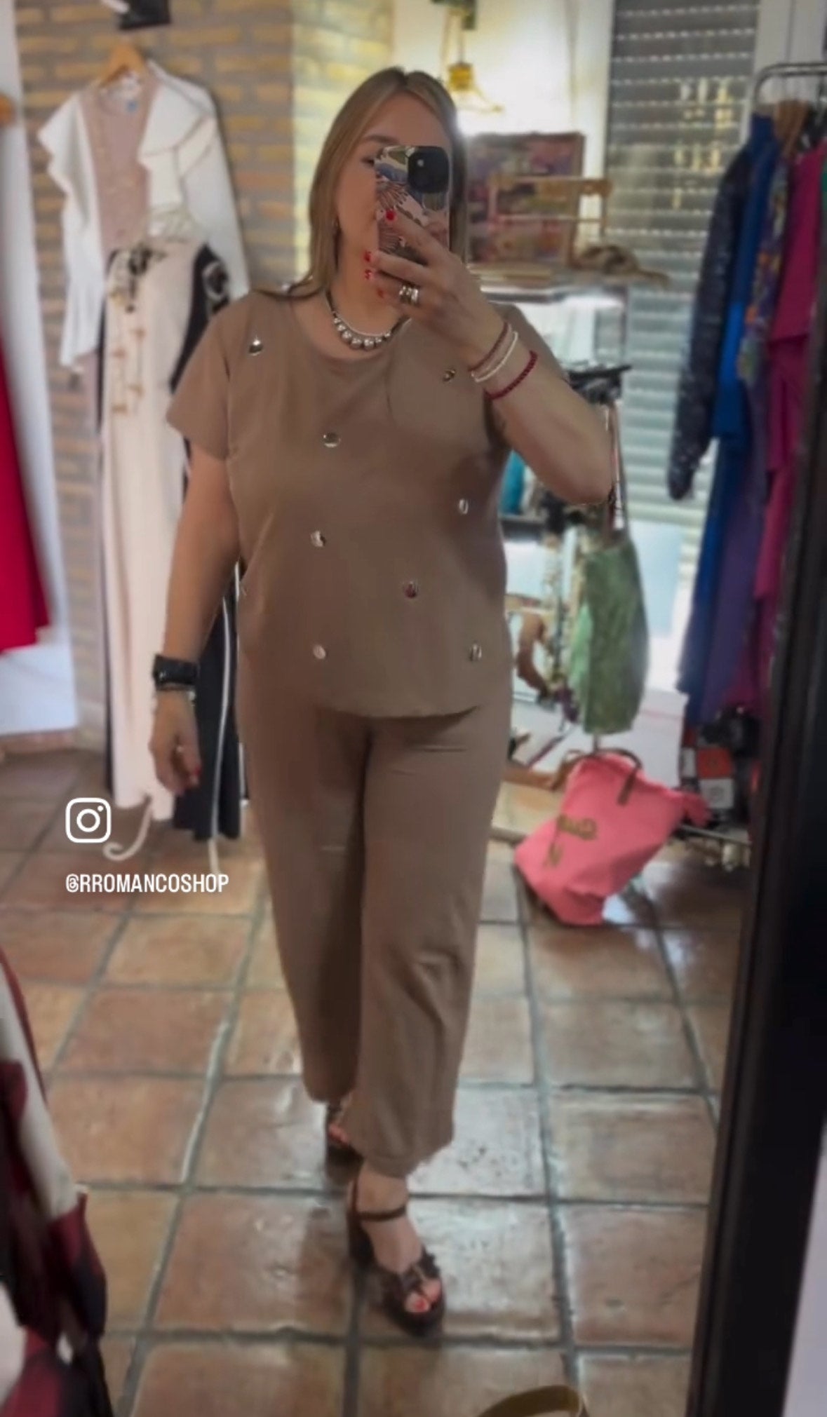 Conjunto Tachuelas beige