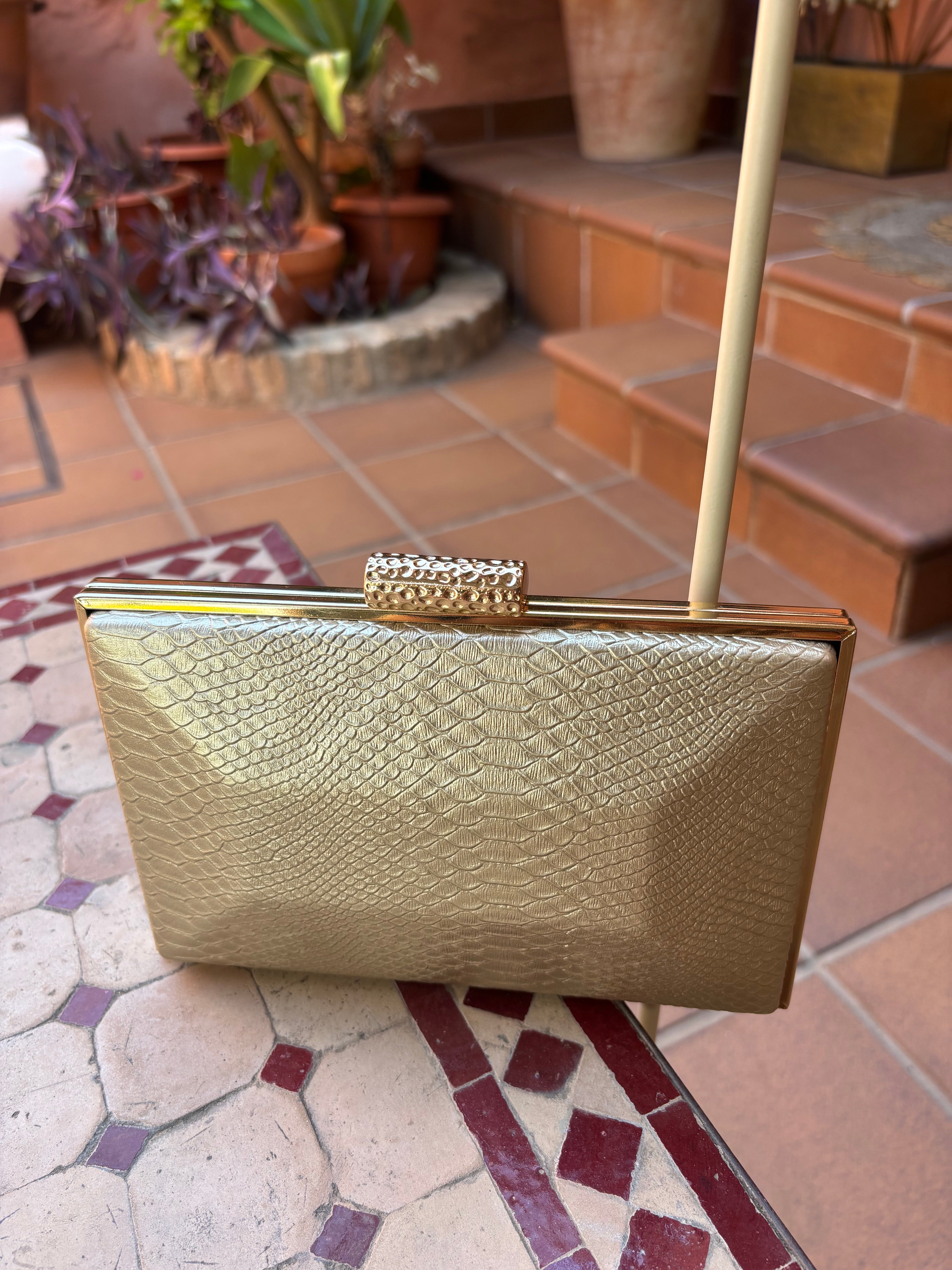 Cartera dorada