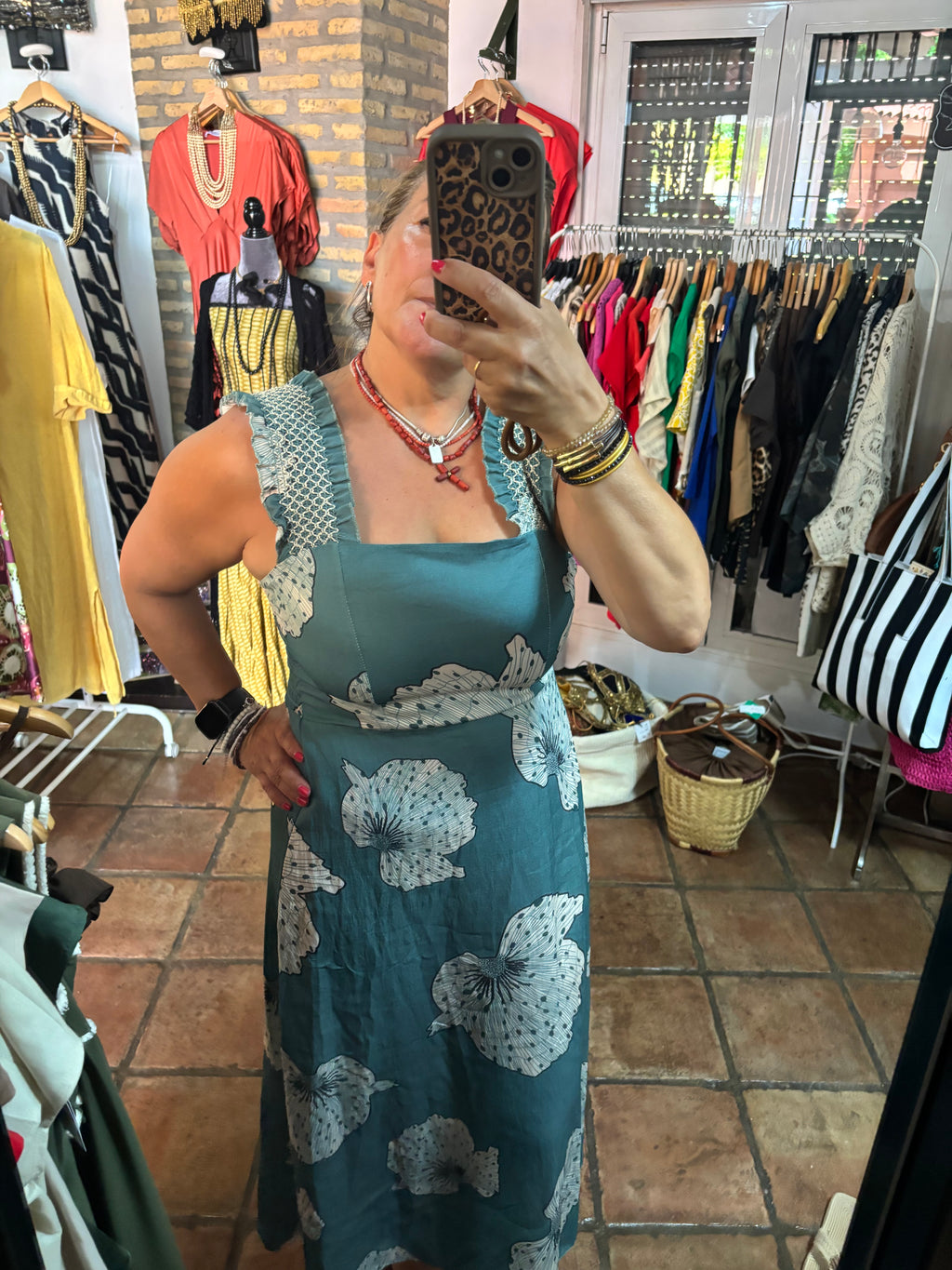 vestido color celeste dibujos