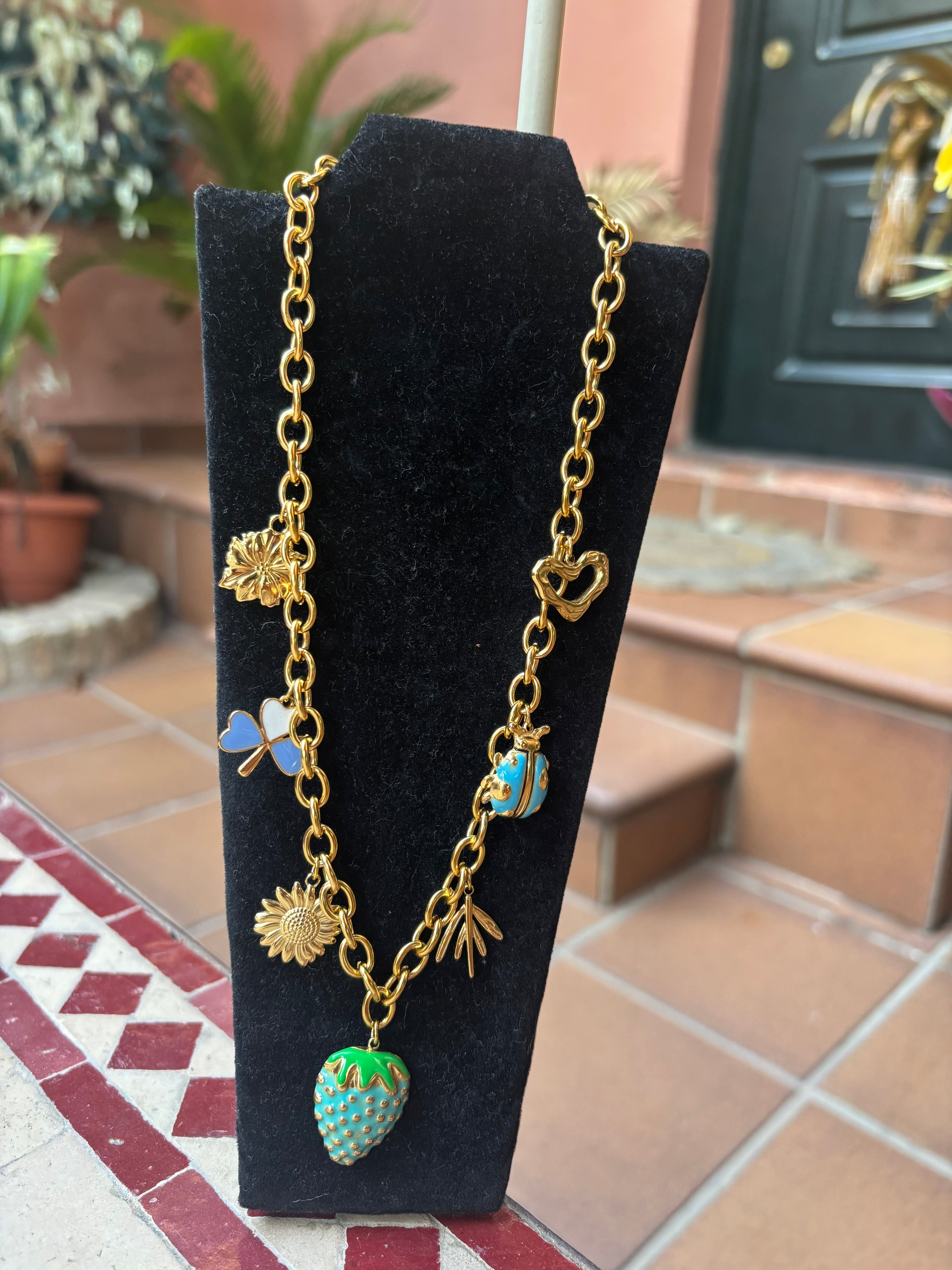 COLLAR FRESA CELESTE