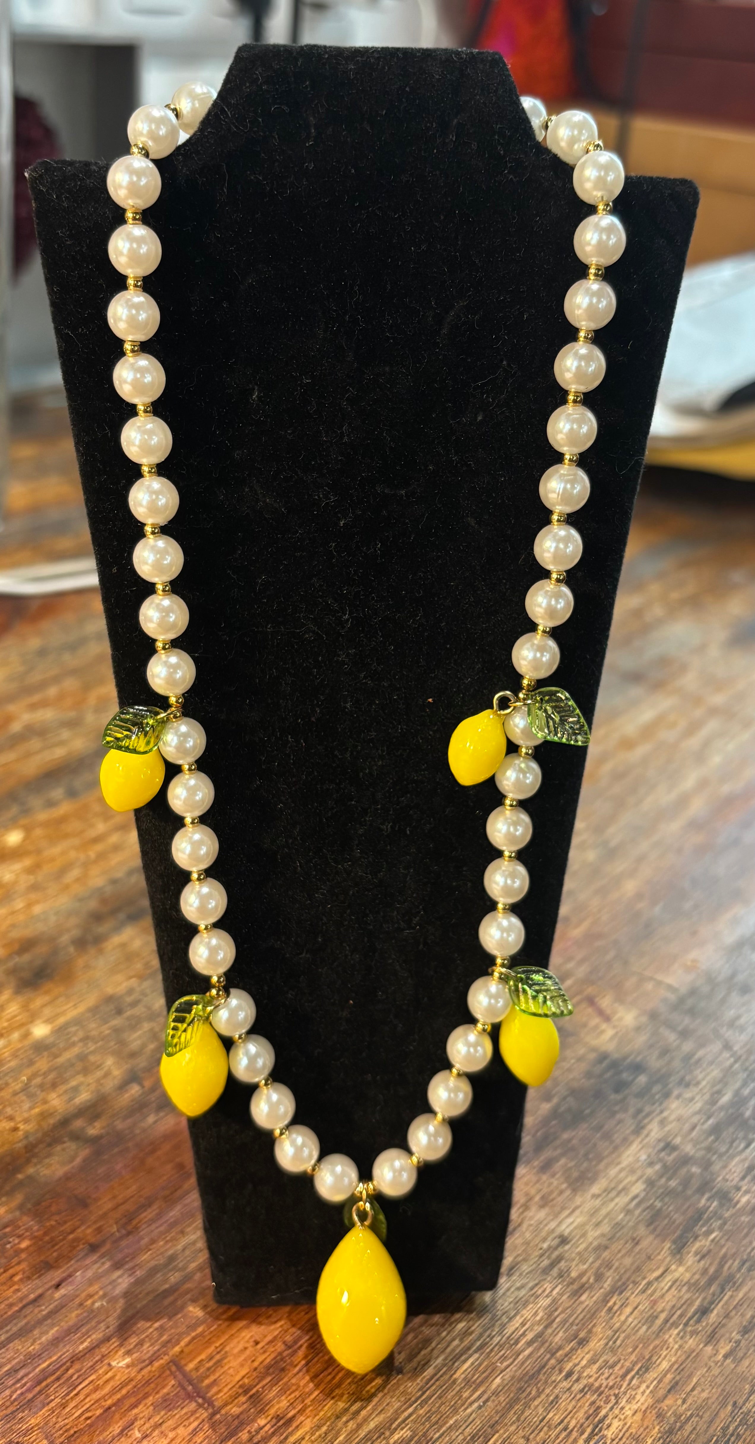Collar limones y perlas