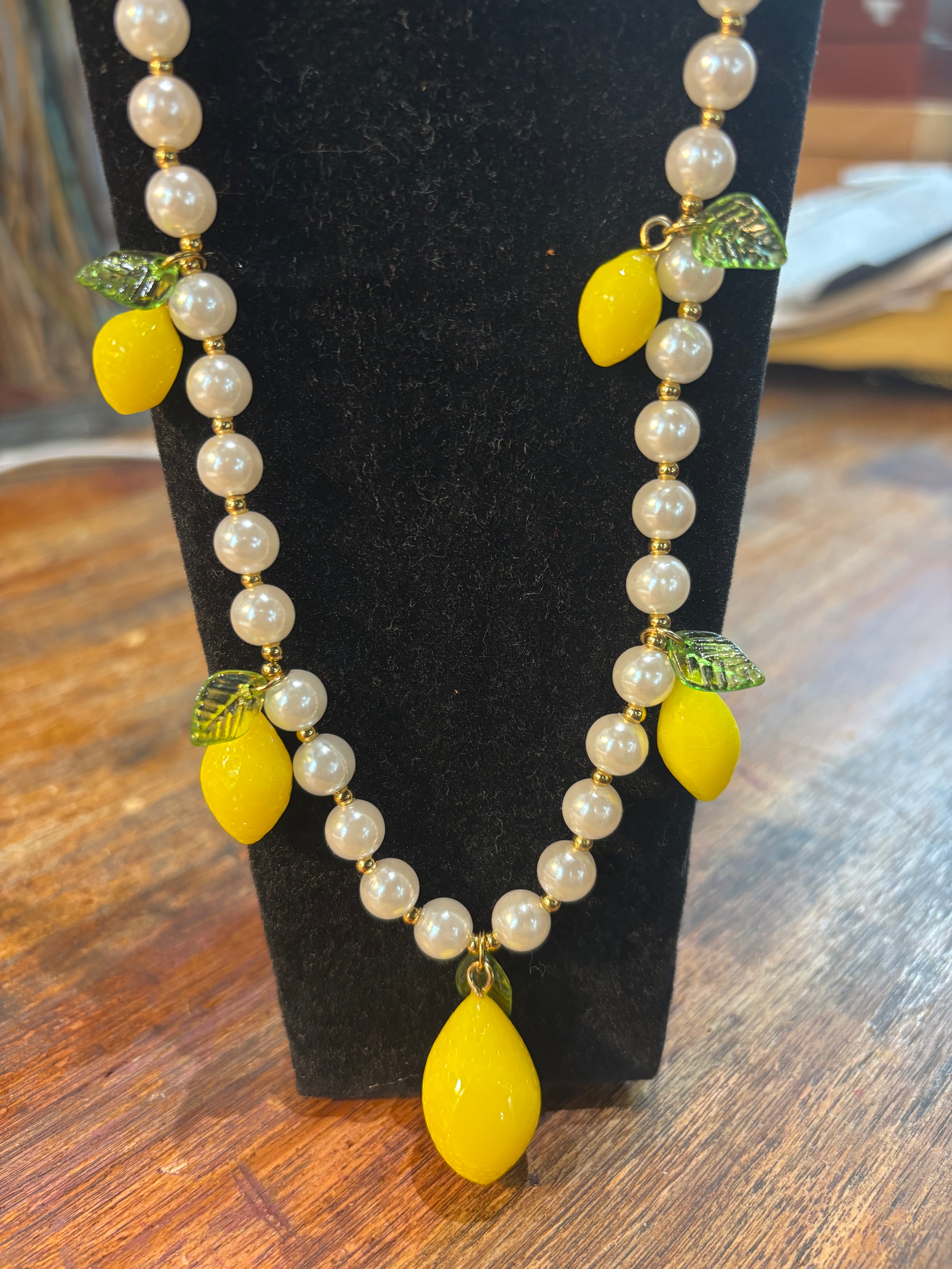 Collar limones y perlas