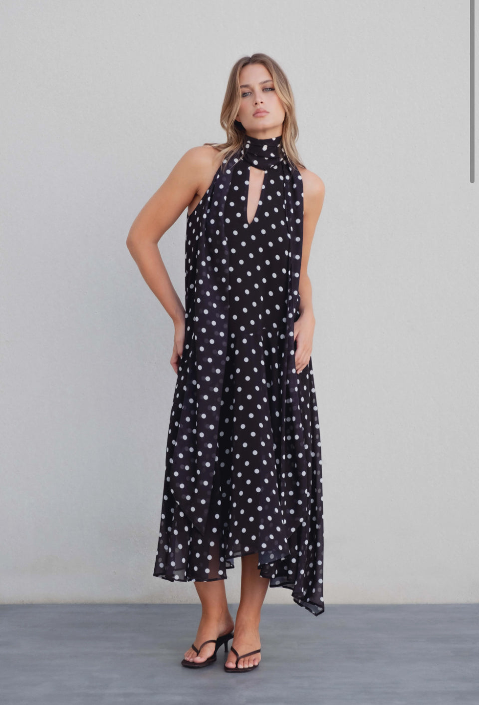 VESTIDO HALTER LUNARES