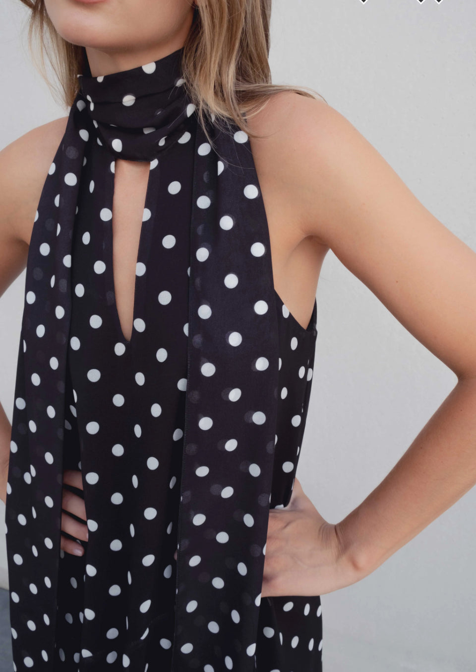 VESTIDO HALTER LUNARES