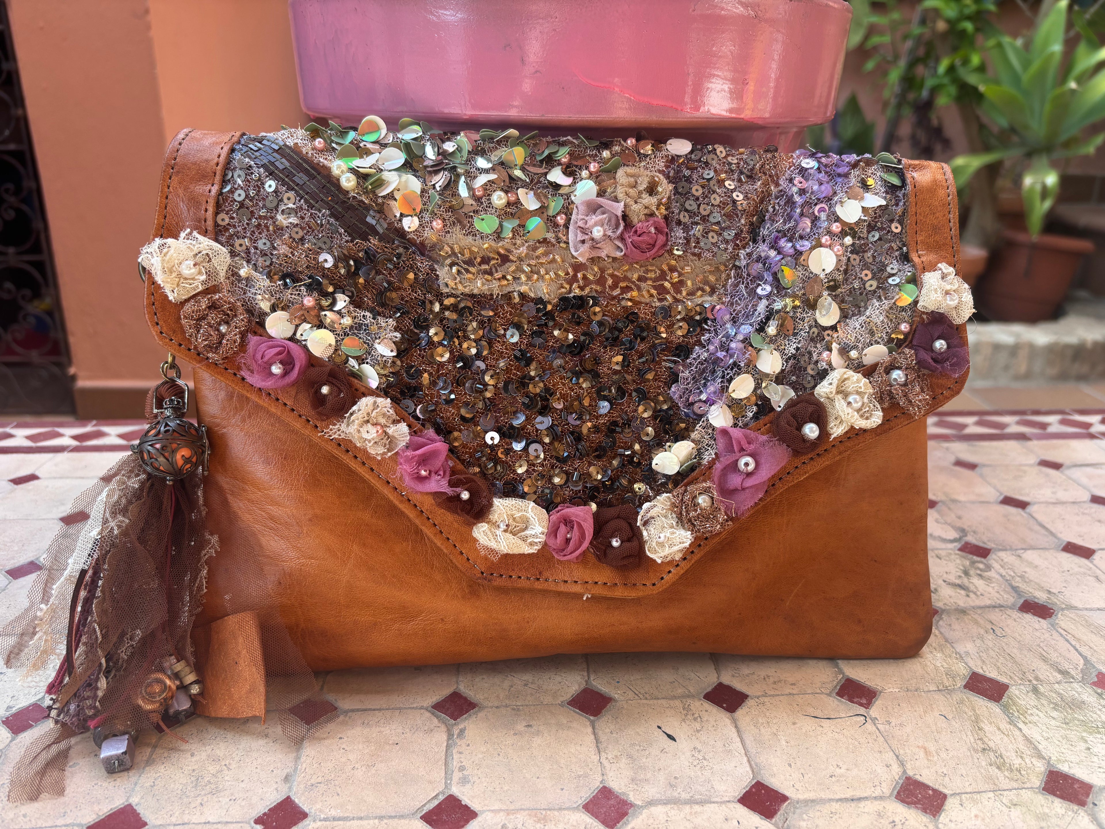 BOLSO LENTEJUELAS CUERO