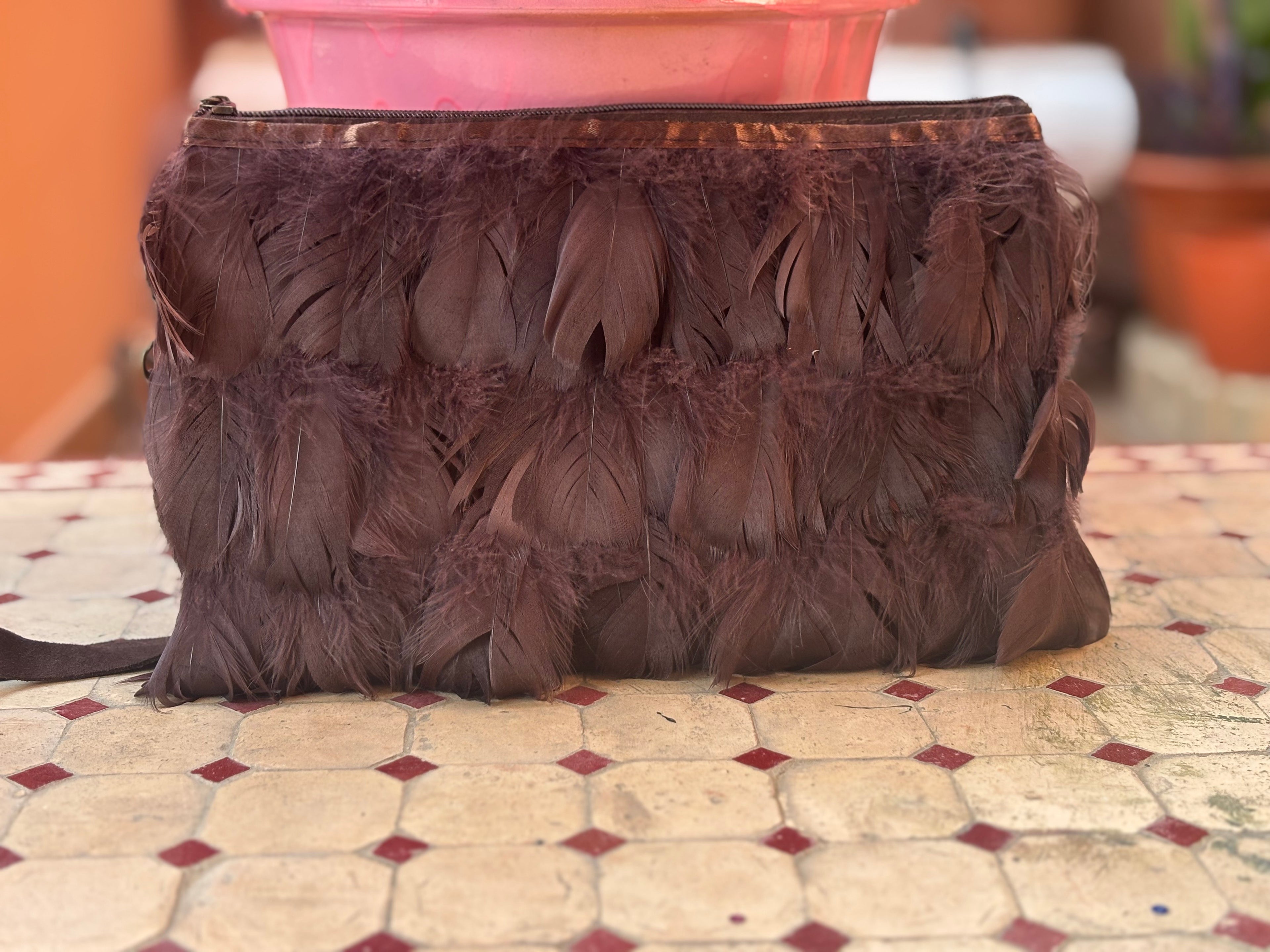 BOLSO PLUMAS MARRON