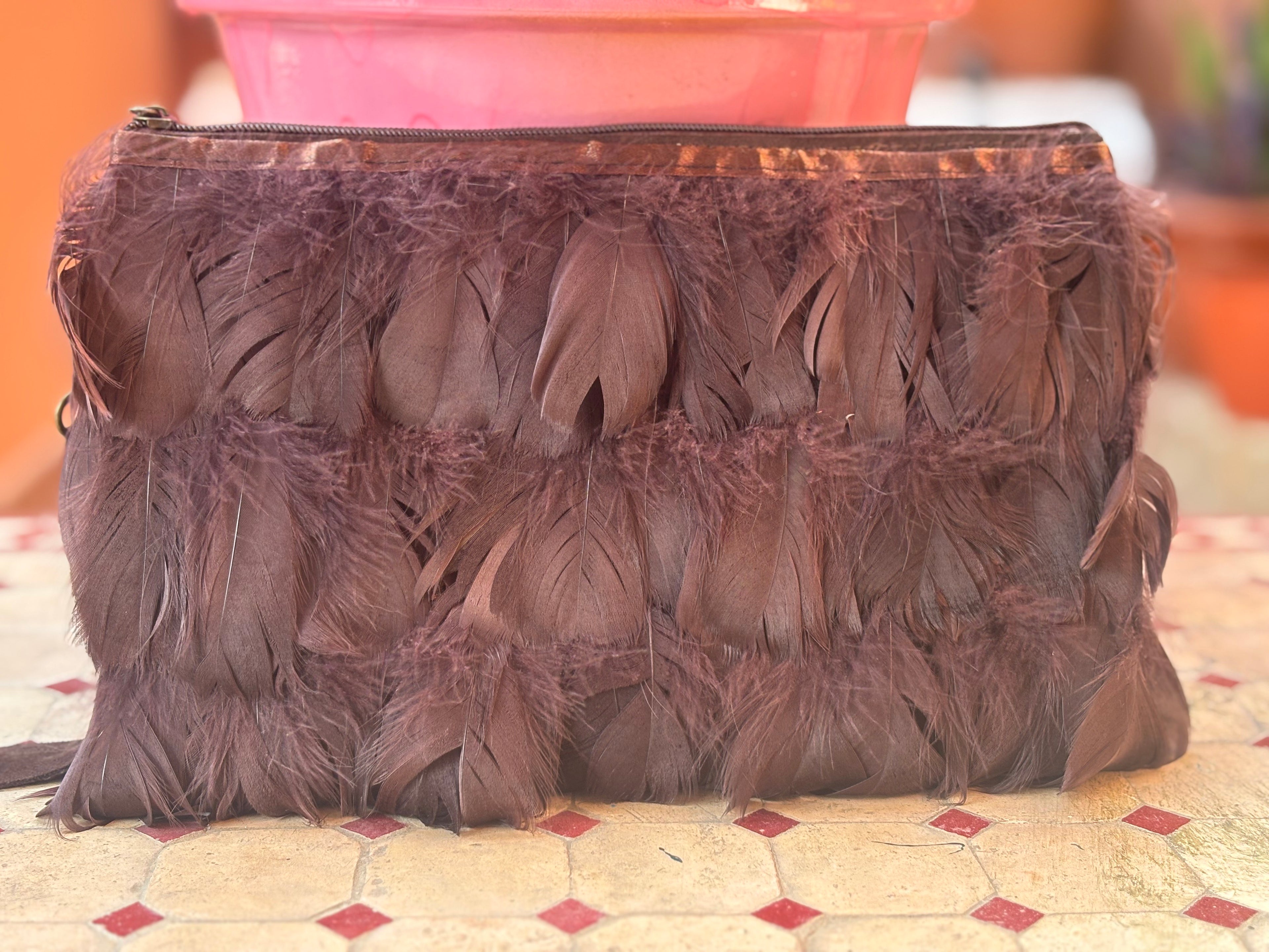 BOLSO PLUMAS MARRON