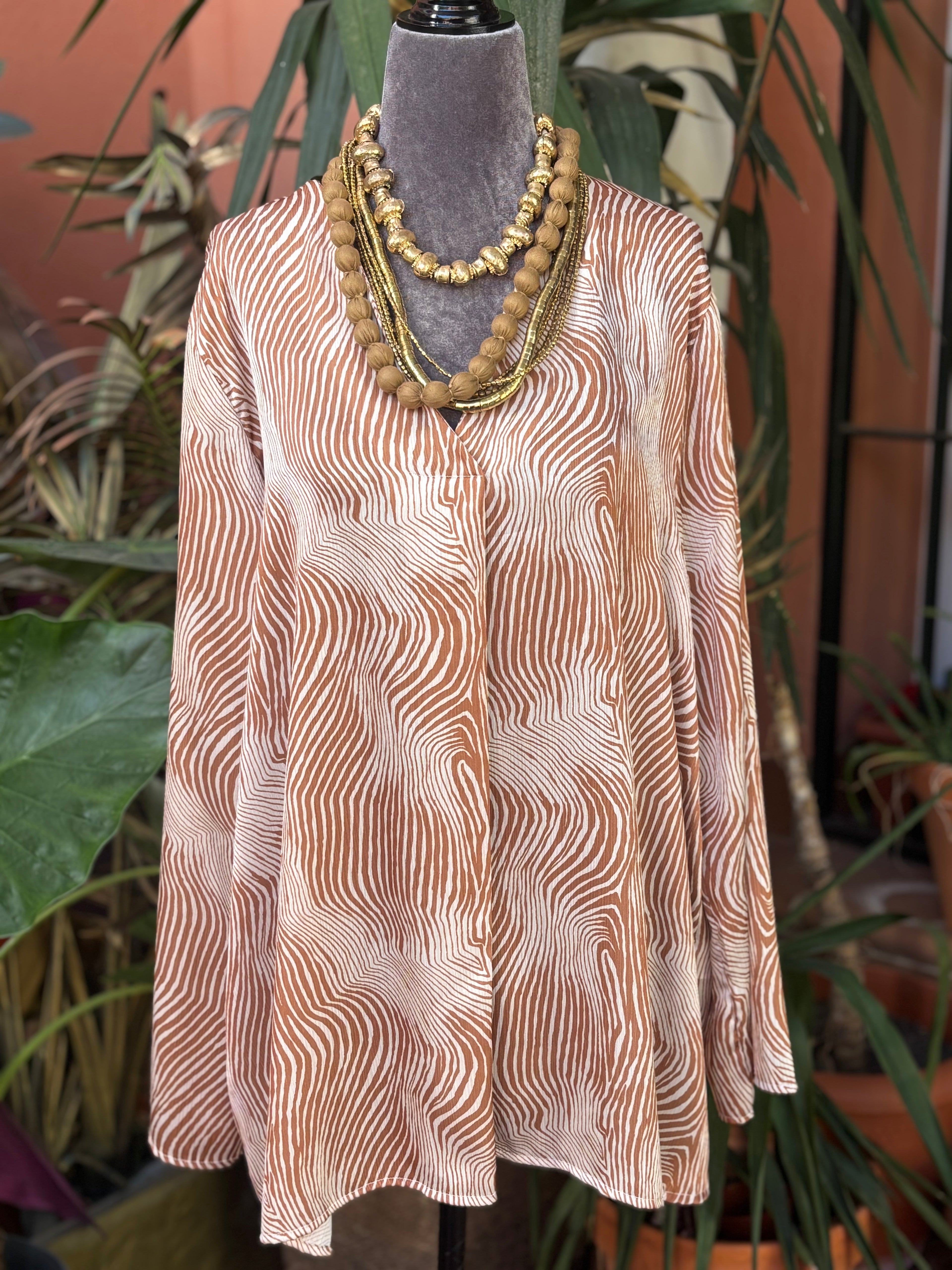 Camisa pico satinada animal