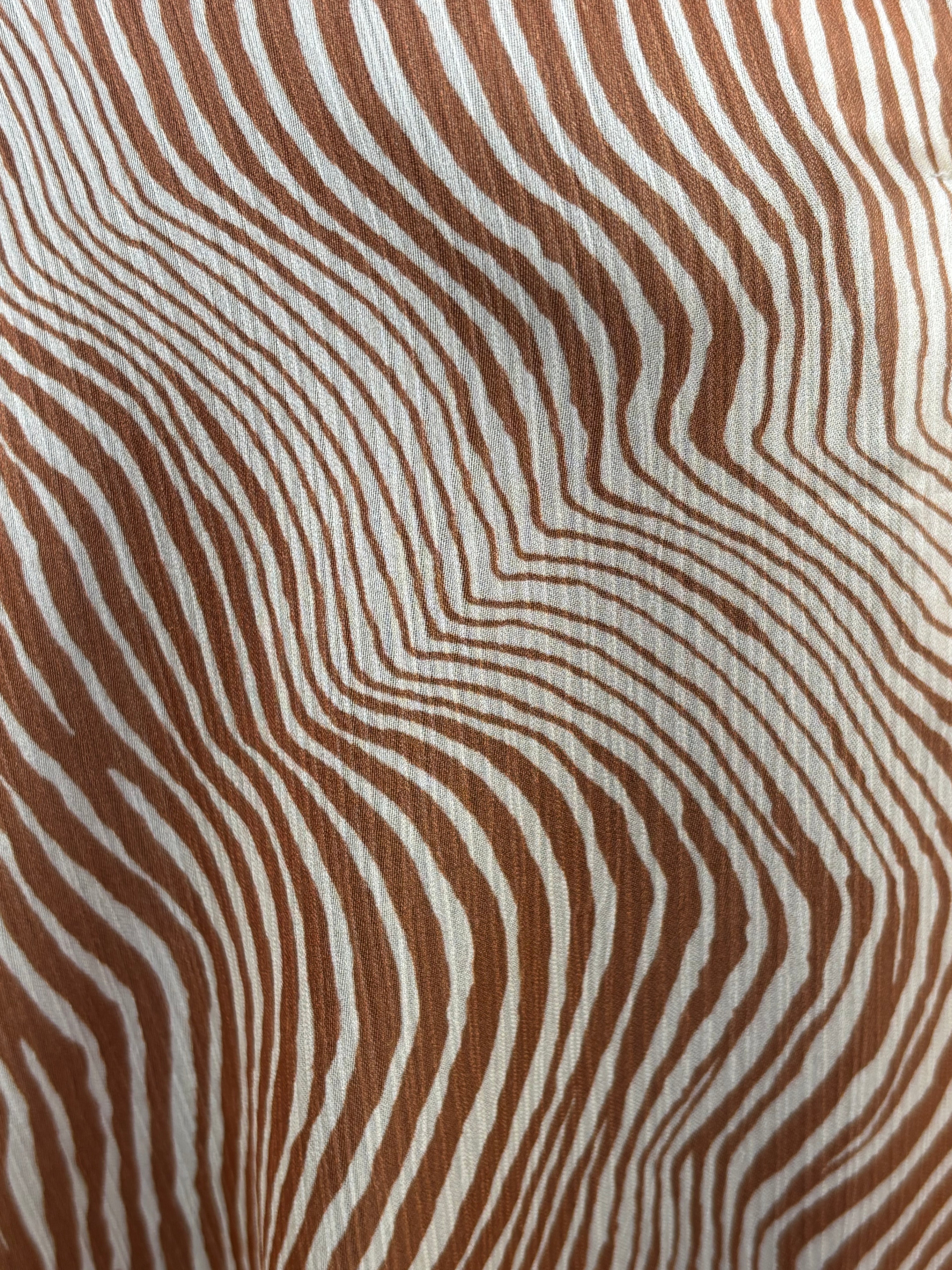 Camisa pico satinada animal