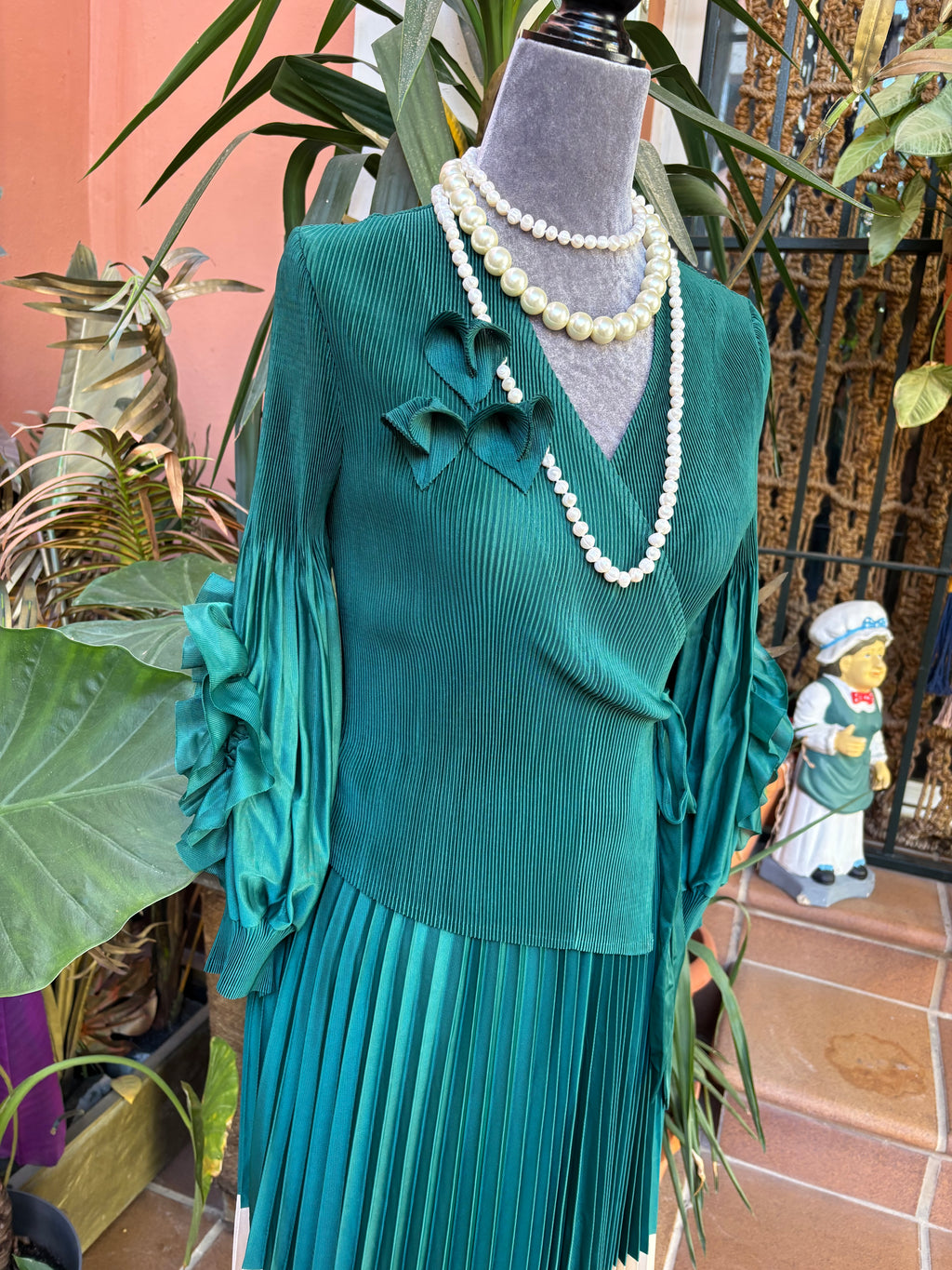 VESTIDO PLISADO VERDE CRUDO