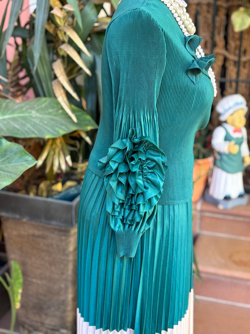 VESTIDO PLISADO VERDE CRUDO