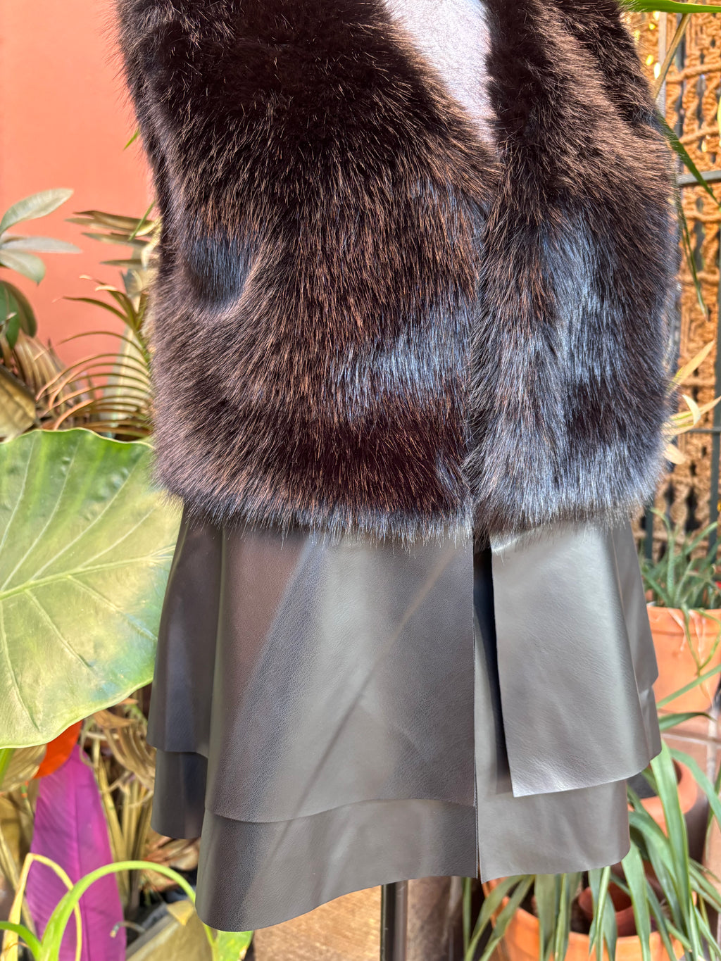 Chaleco sin mangas polipiel negro