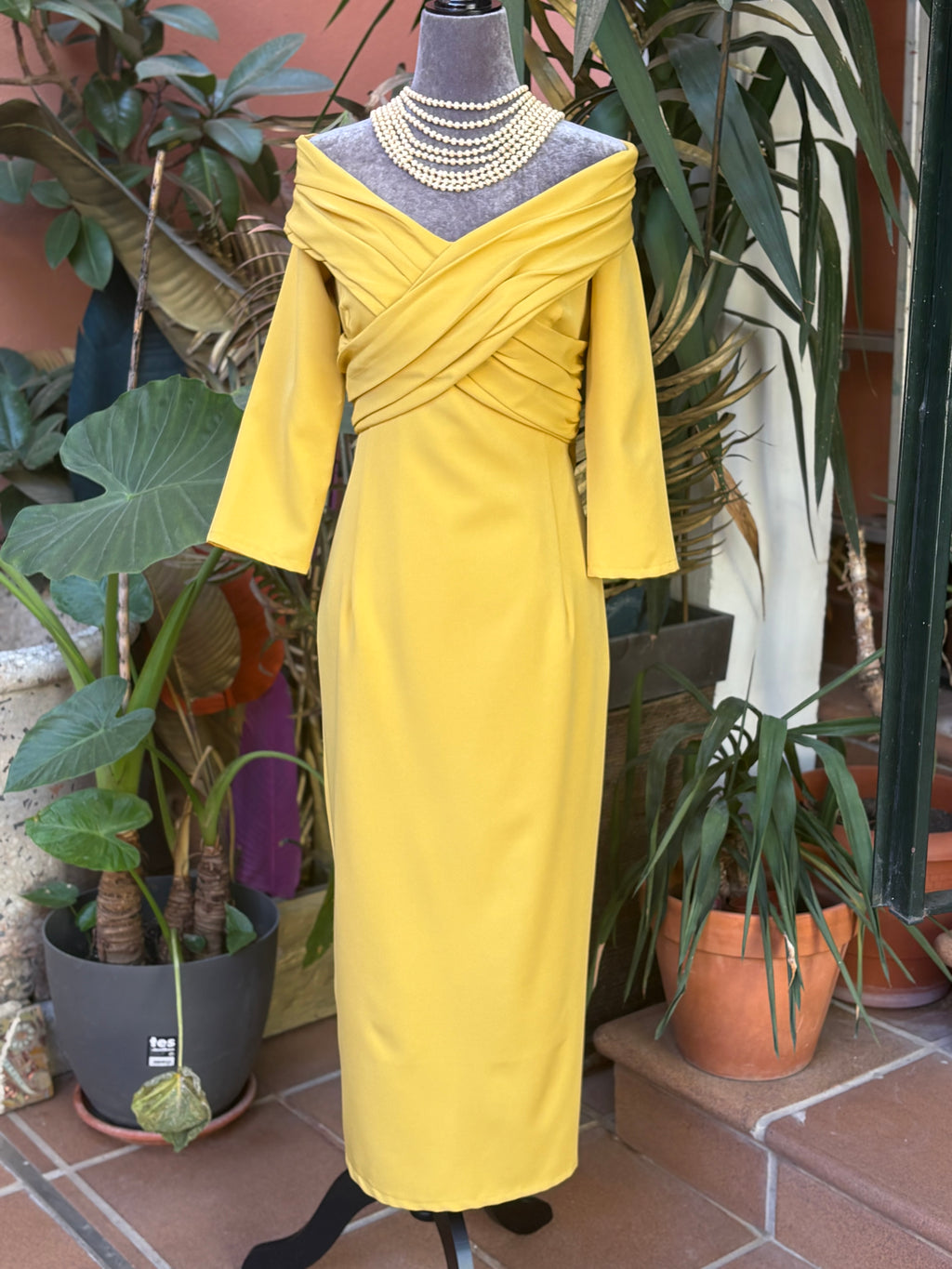 VESTIDO INVITADA MOSTAZA