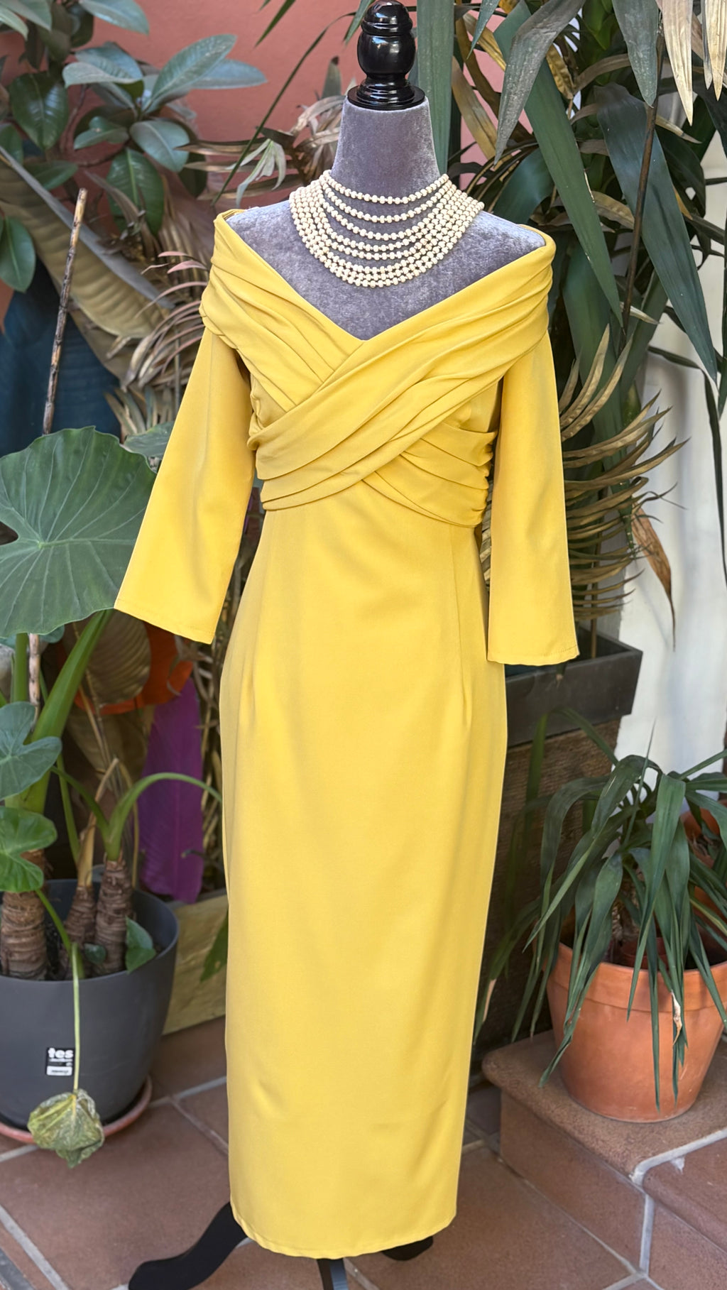 VESTIDO INVITADA MOSTAZA