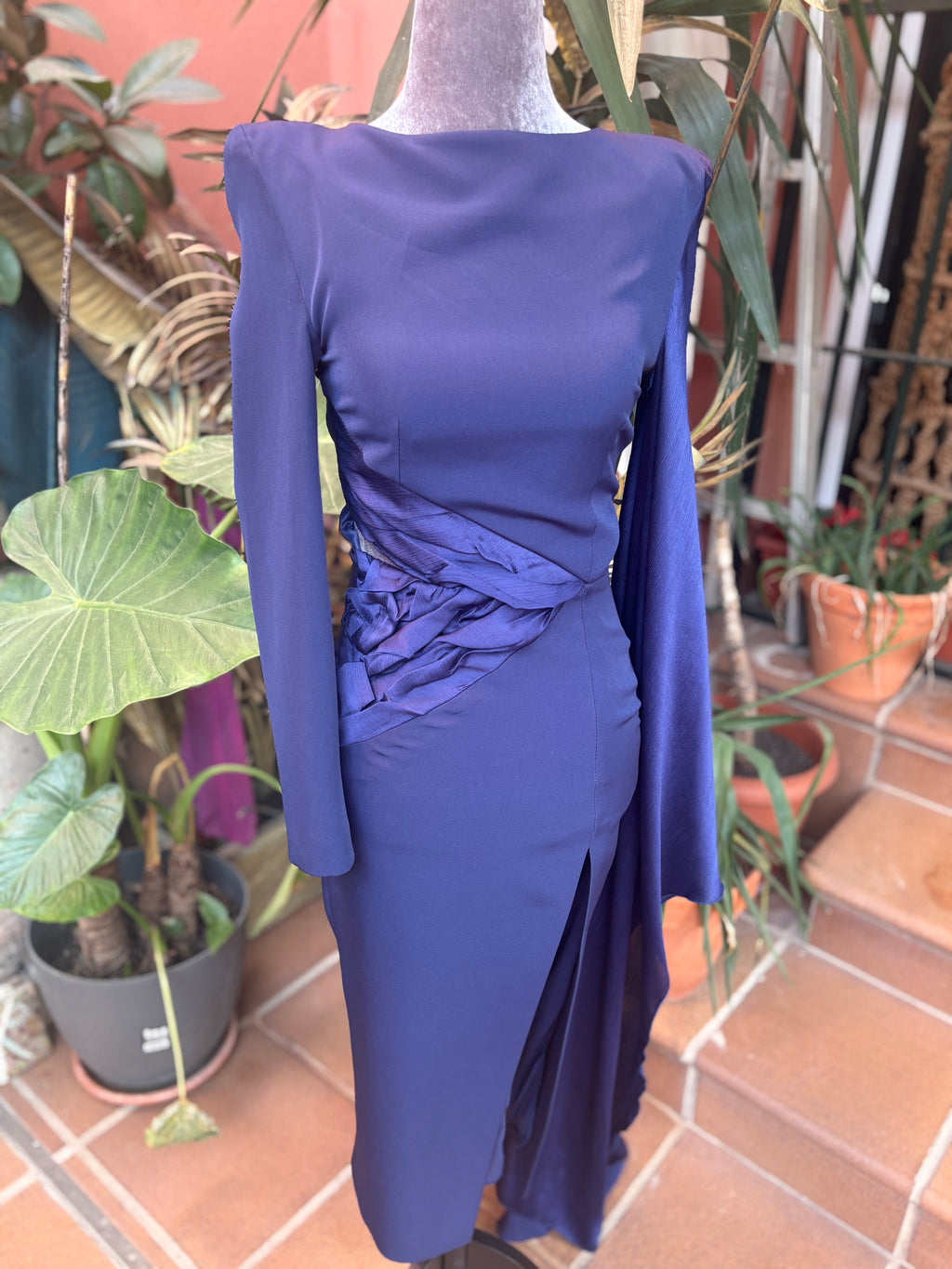 VESTIDO DE INVITADA AZUL CUP OUT