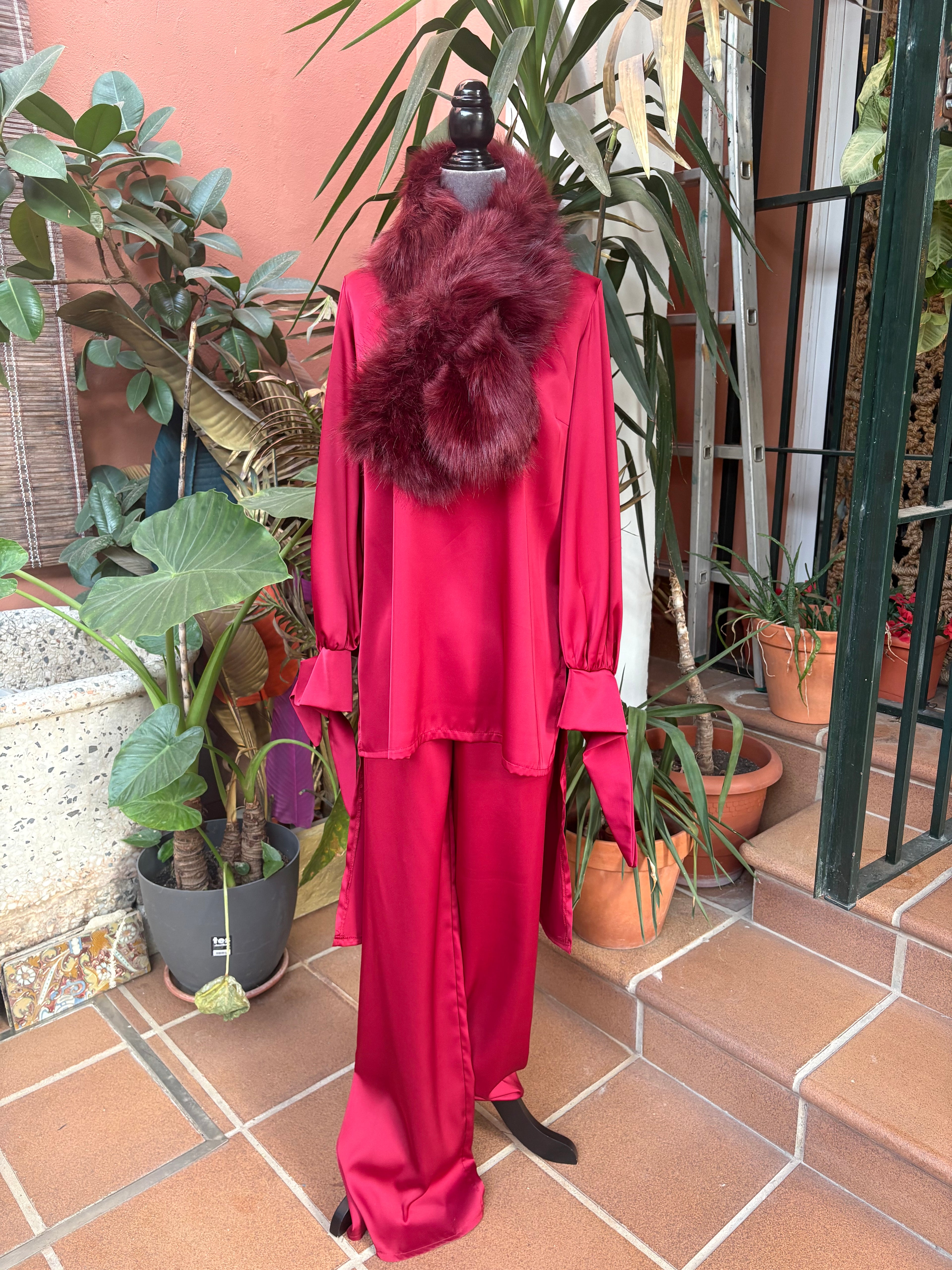 CONJUNTO CASACA PANTALON VINO