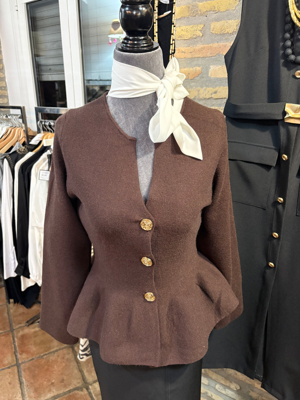 CHAQUETA PUNTO PEPLUM MARRON