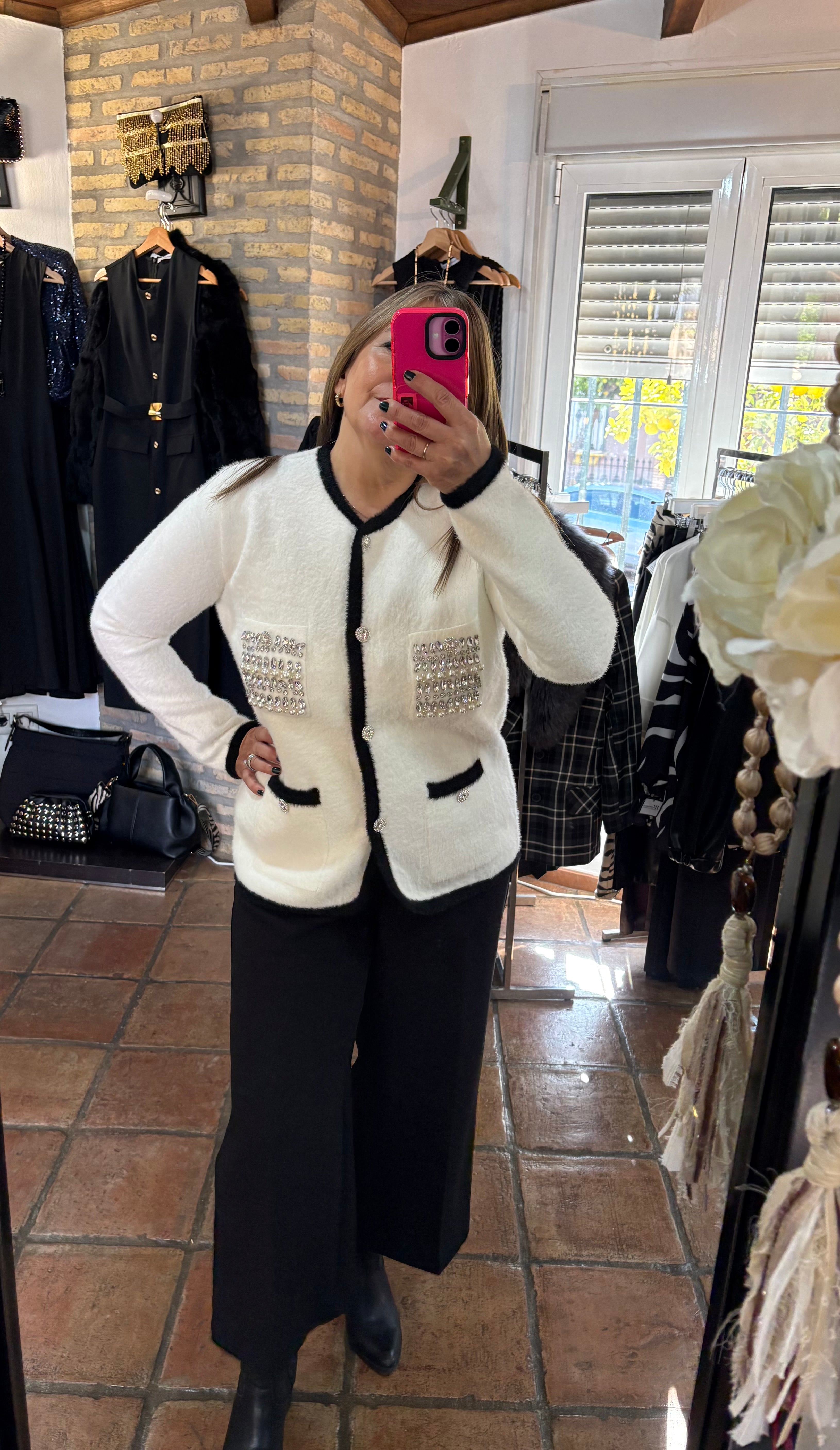 CHAQUETA TIPO CHANEL BOLSILLOS BRILLOS