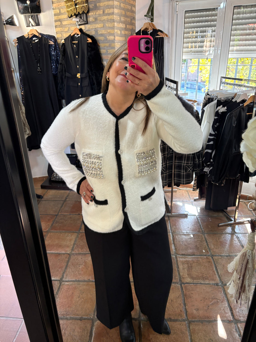 CHAQUETA TIPO CHANEL BOLSILLOS BRILLOS