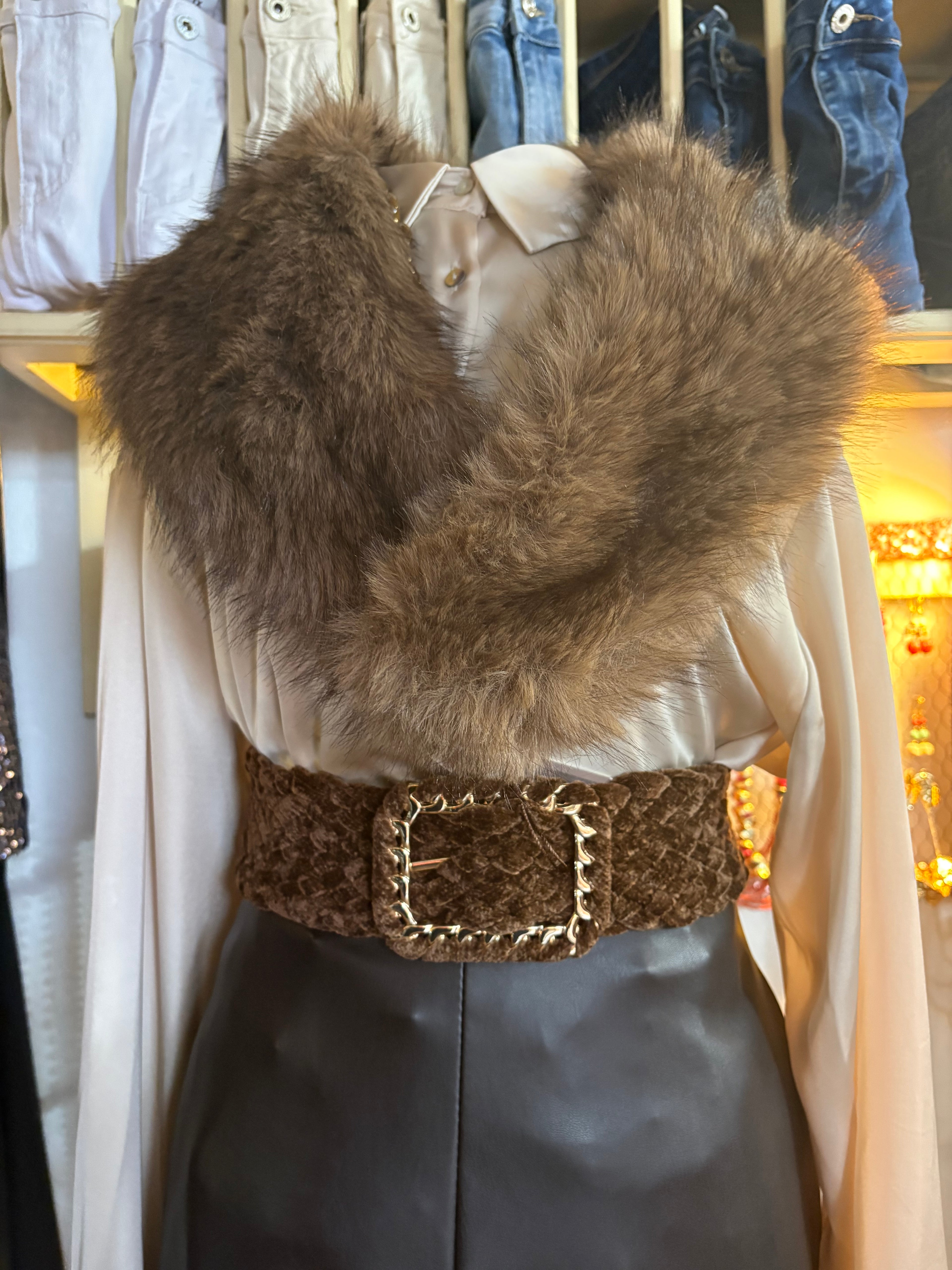 CINTURON CHENILLA Y DORADO