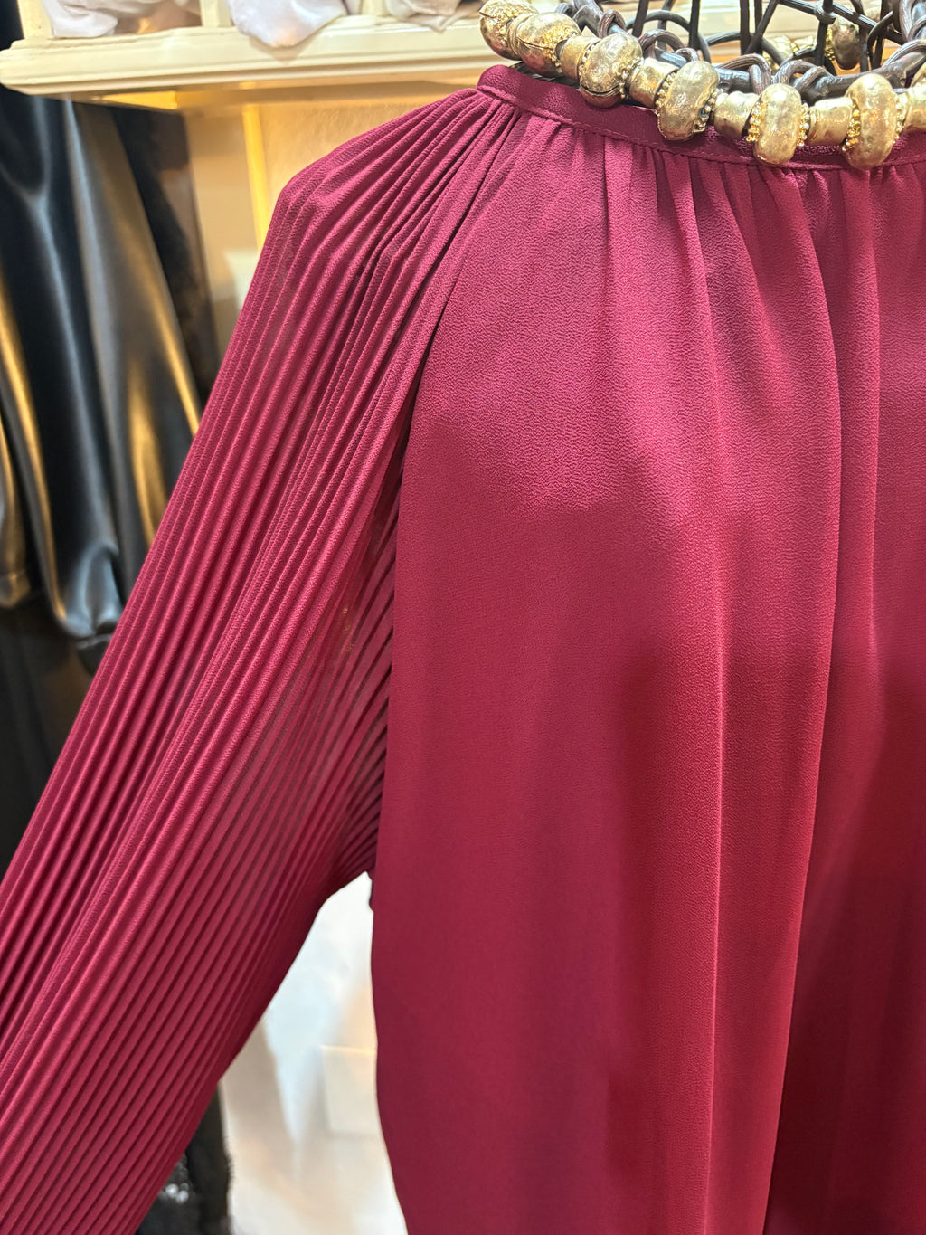 CAMISA GASA BURDEOS PLISADS