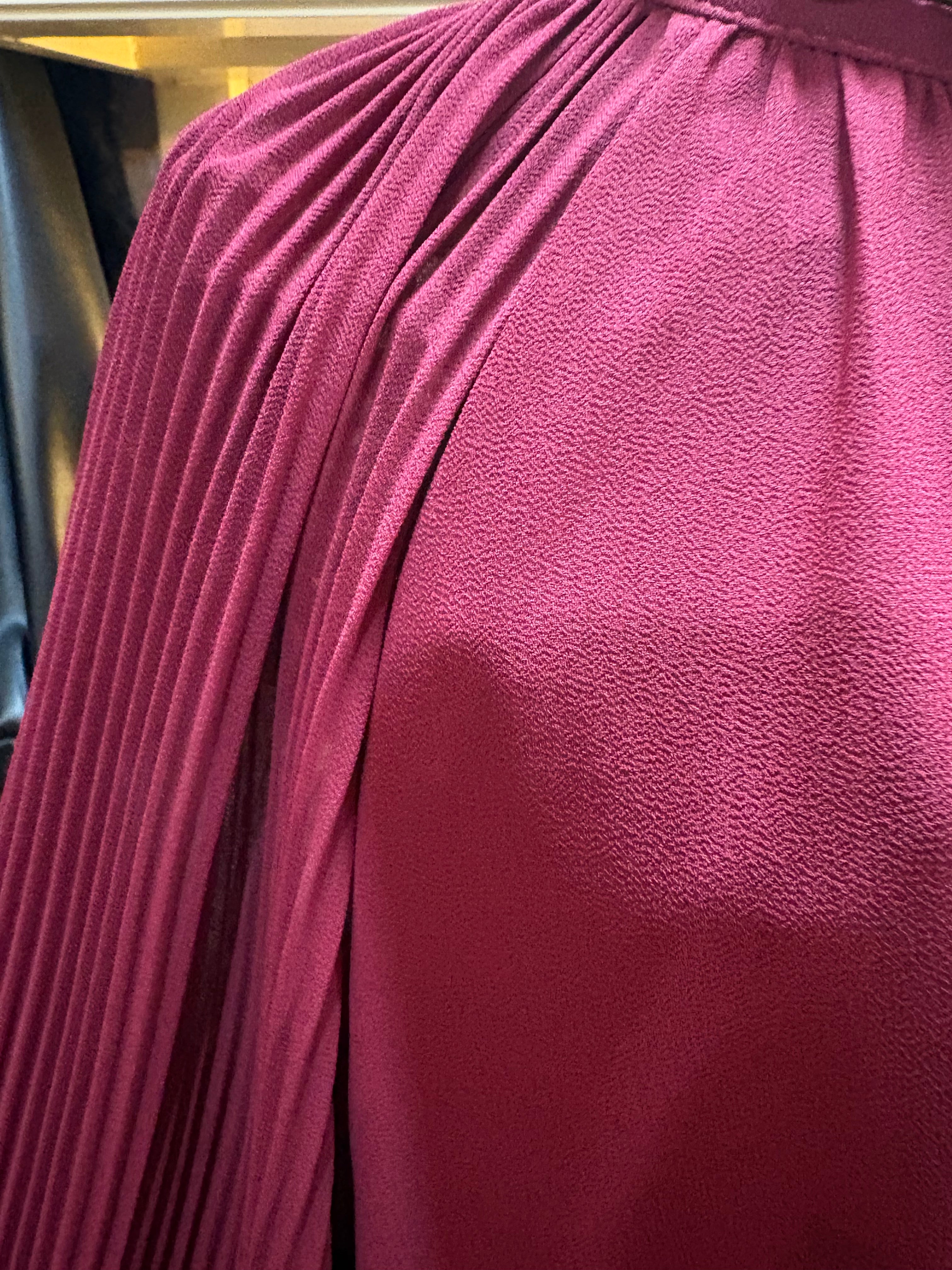 CAMISA GASA BURDEOS PLISADS