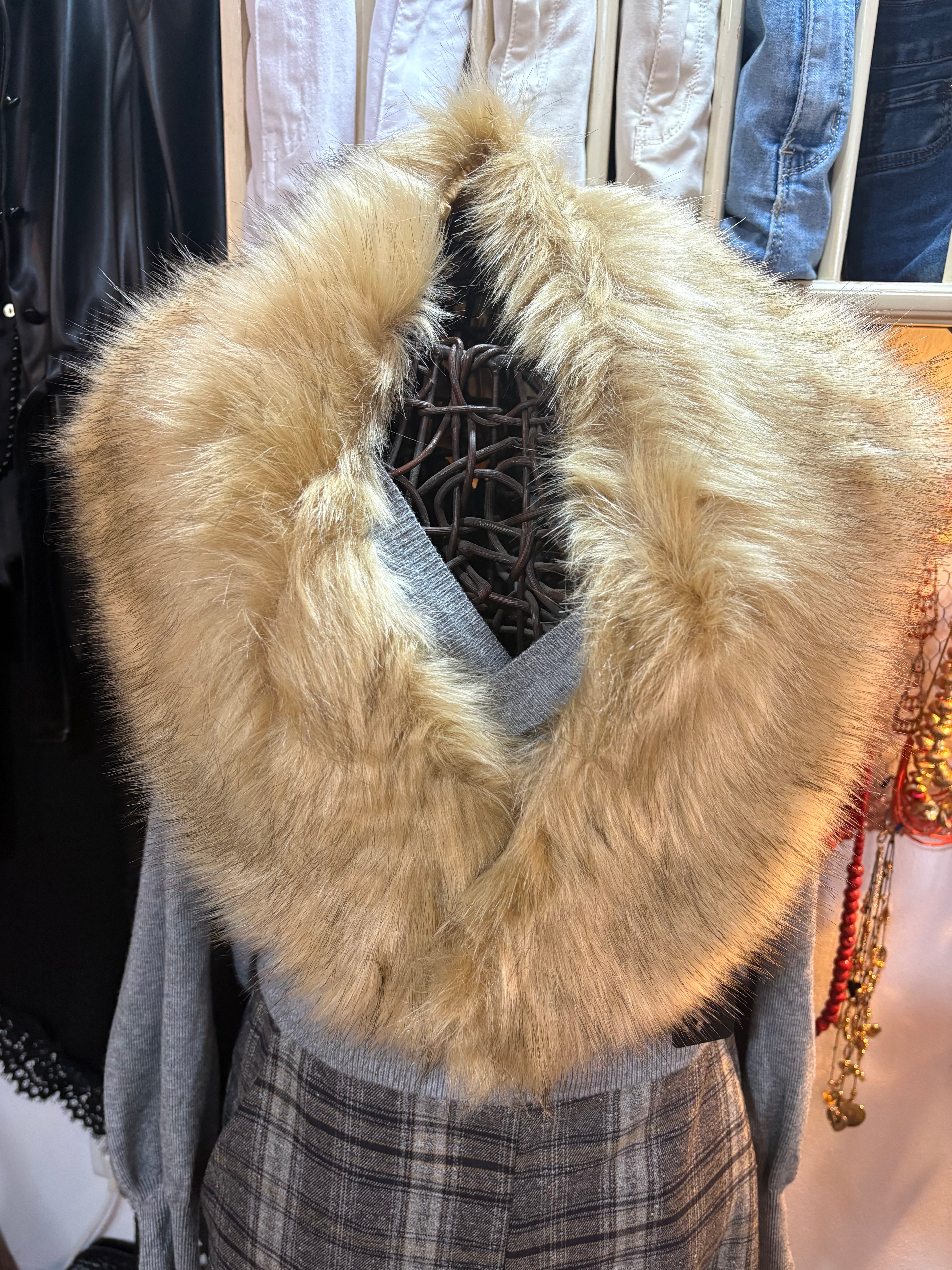 CUELLO PELO SINTETICO CAMEL