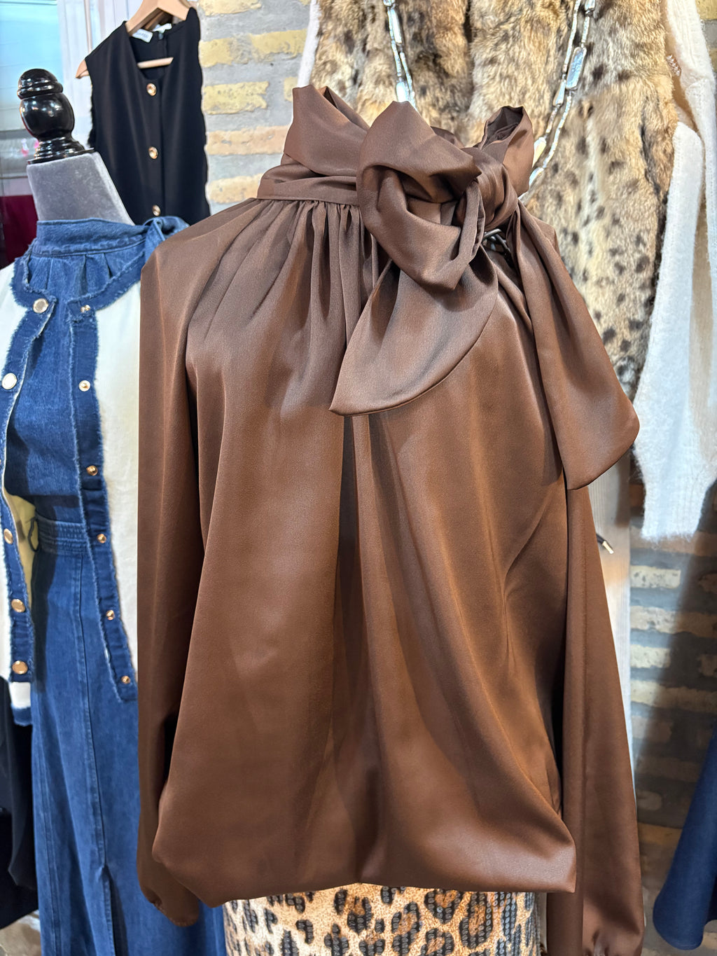 Camisa lazada marrón