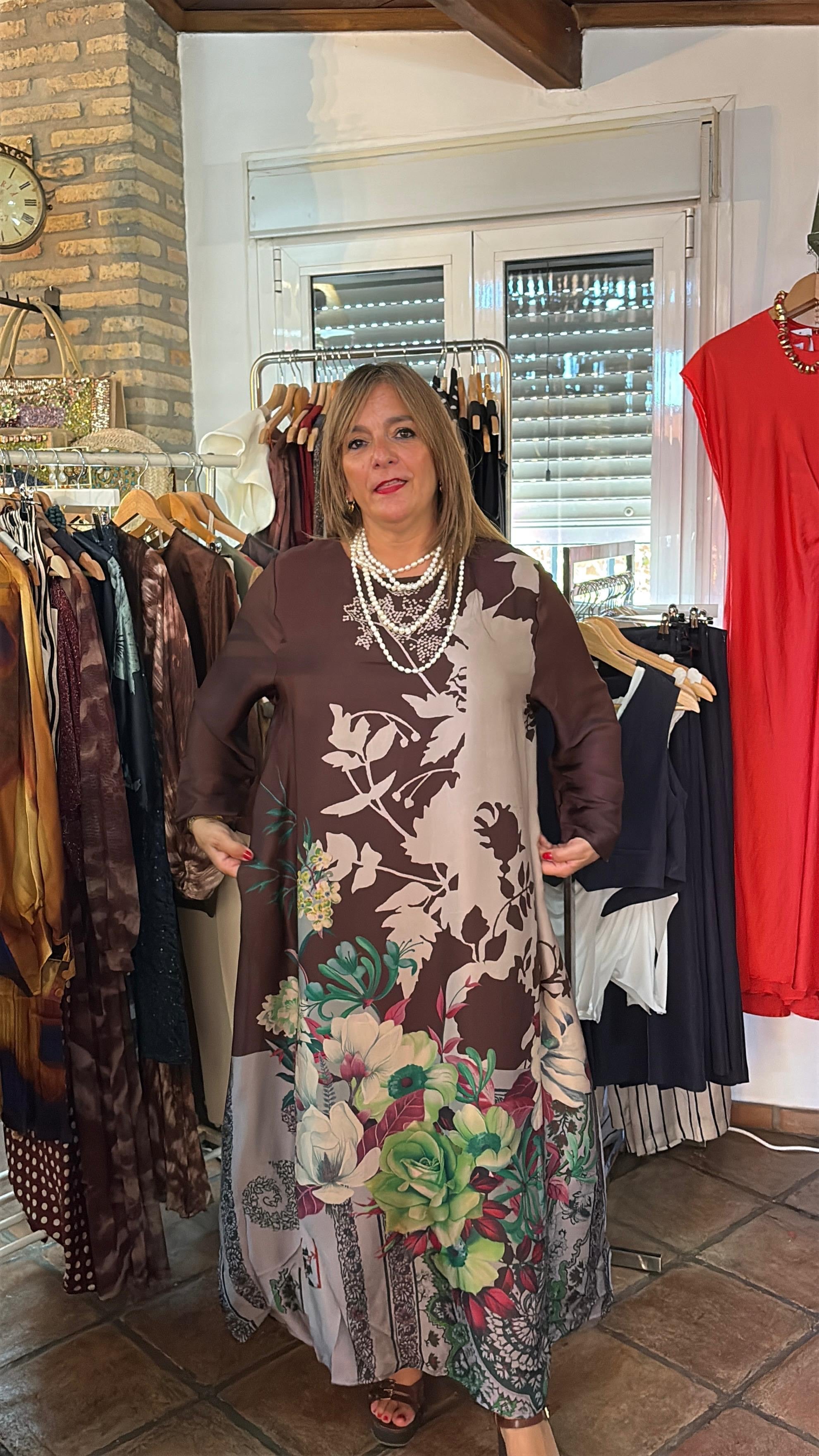 VESTIDO SATINADO FLOR CHOCOLATE