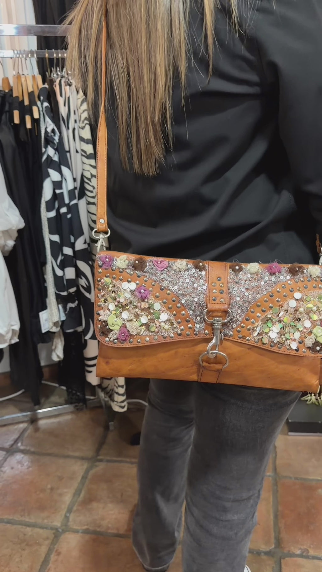 Bolso tachuelas RROMANCO